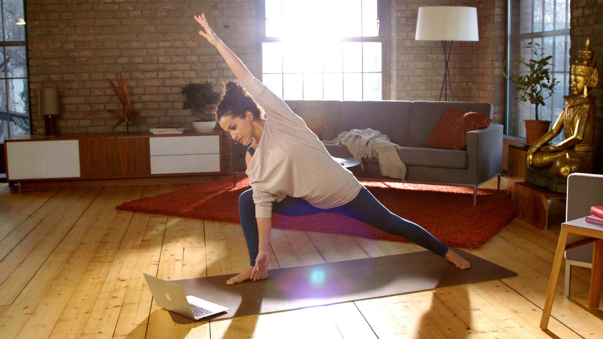 Beginnen Sie Ihre 30 Tage Yoga zu Hause!