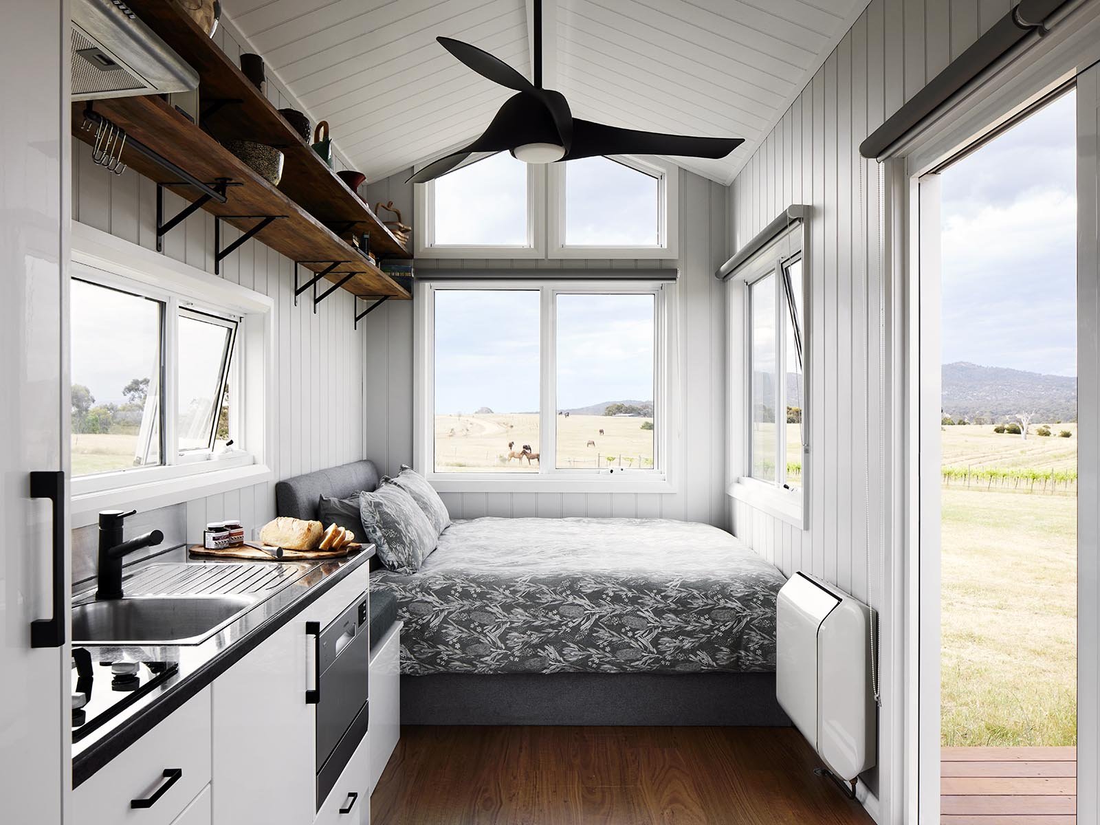 Tiny_House_Interior.jpg