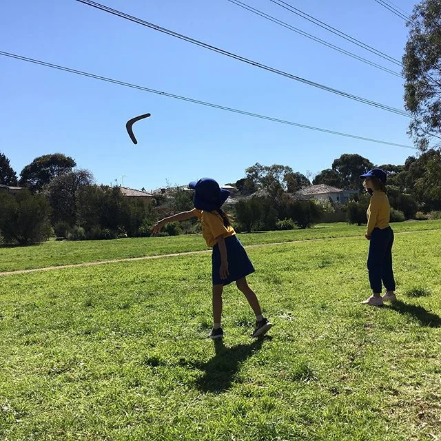 Learning to throw boomerangs and seasonal makings at Merri Merri w Uncle Bill Nicholson #merricreek #wurundjeriland #wurundjeriseasons  #boomerang #wurundjericountry