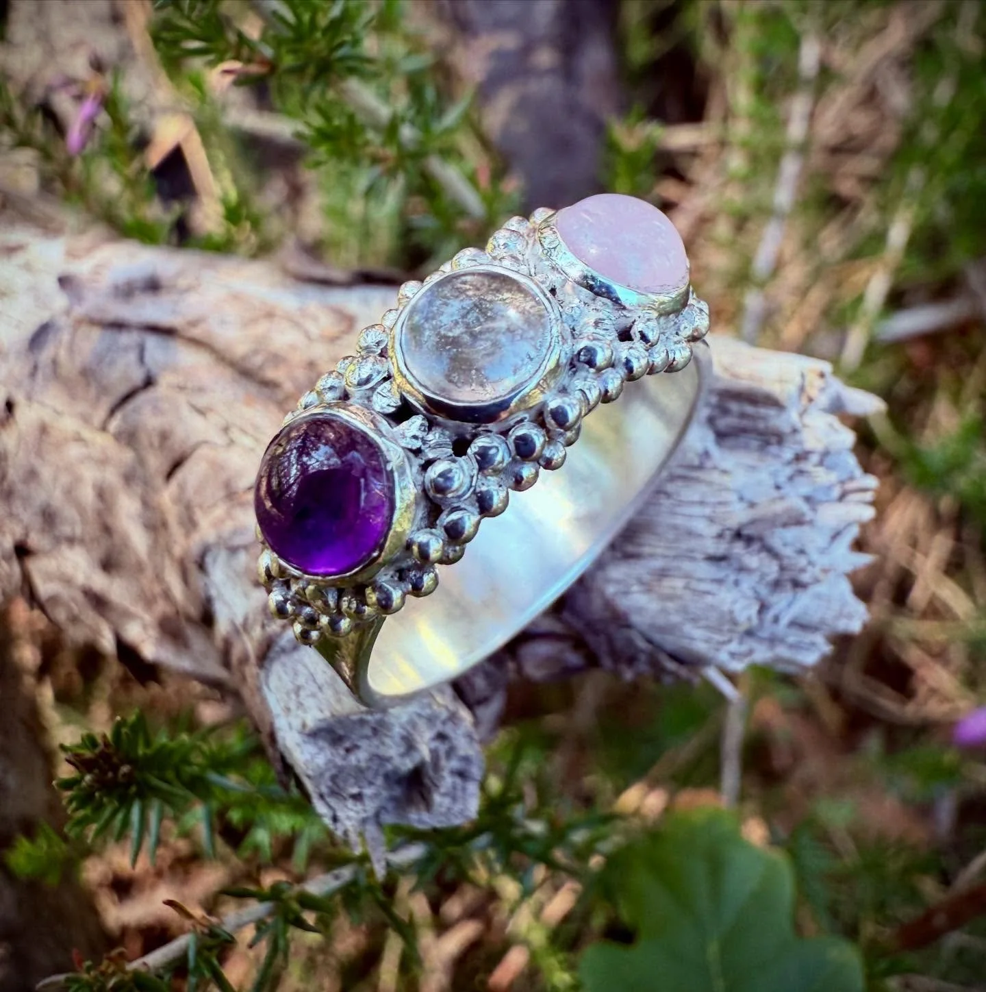 A special ring commissioned by a lovely human and wonderful friend. Crystal quartz, amethyst and rose quartz with a dinky silver heart on reverse, in sterling silver with ooodles of fine silver granules 💛 This was a close collaboration, discussing e