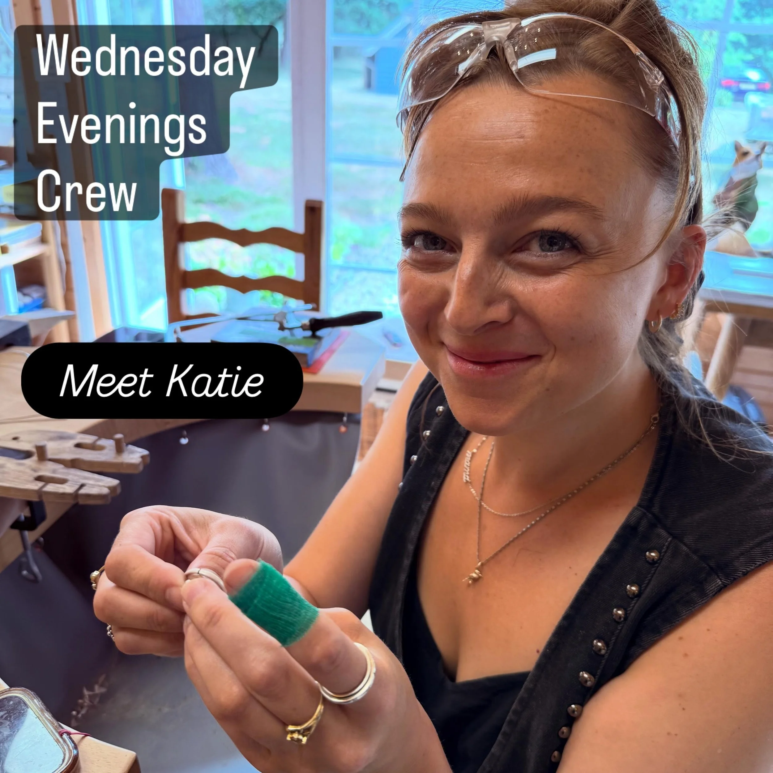 Meet Katie! Part of our Wednesday Evening Crew&hellip;making jewellery while having fabulous time and wresting the studio snake 🐍 What else are jewellery classes for? 🧐
.
#jewellerycoursesnewforest #jewellerystudiohampshire #newforest