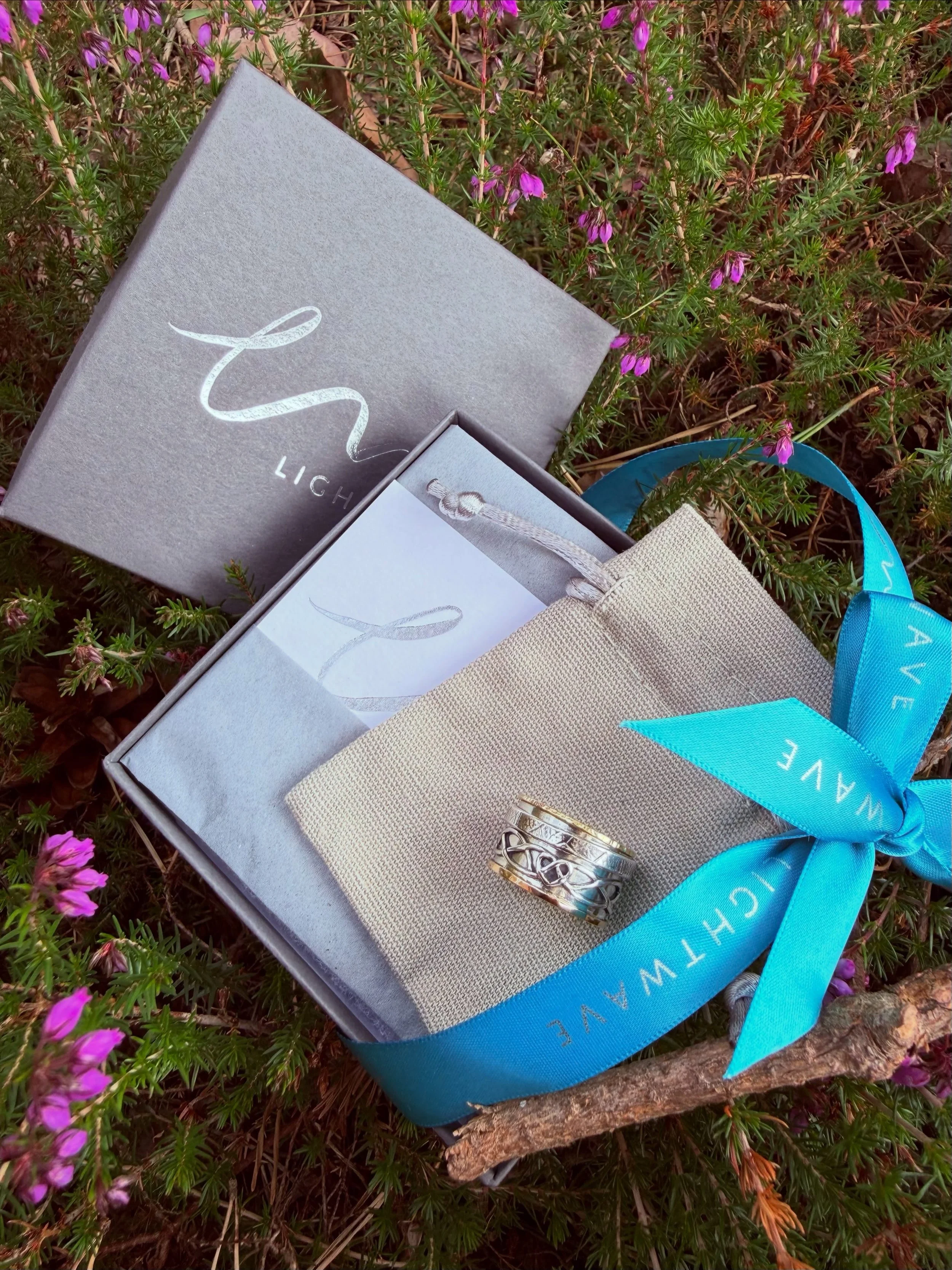 Spinner ring going home ✨ 
.
#goldandsilver #bespokespinnerring #newforestjeweller