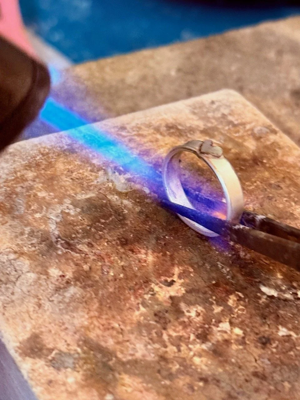 private jewellery making course new forest hampshire bespoke silversmithing course lightwave jewellery studio natalia shoutova
