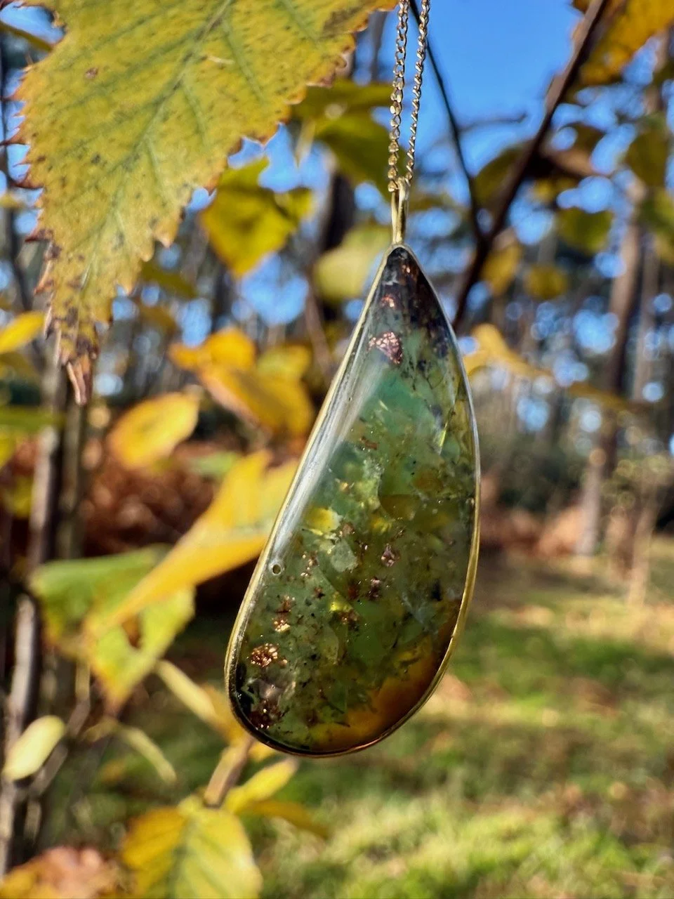 18ct gold pendant opalised indonesian wood green pendant unusual pendant gift new forest jewellery courses natalia shoutova hampshire jewellery courses