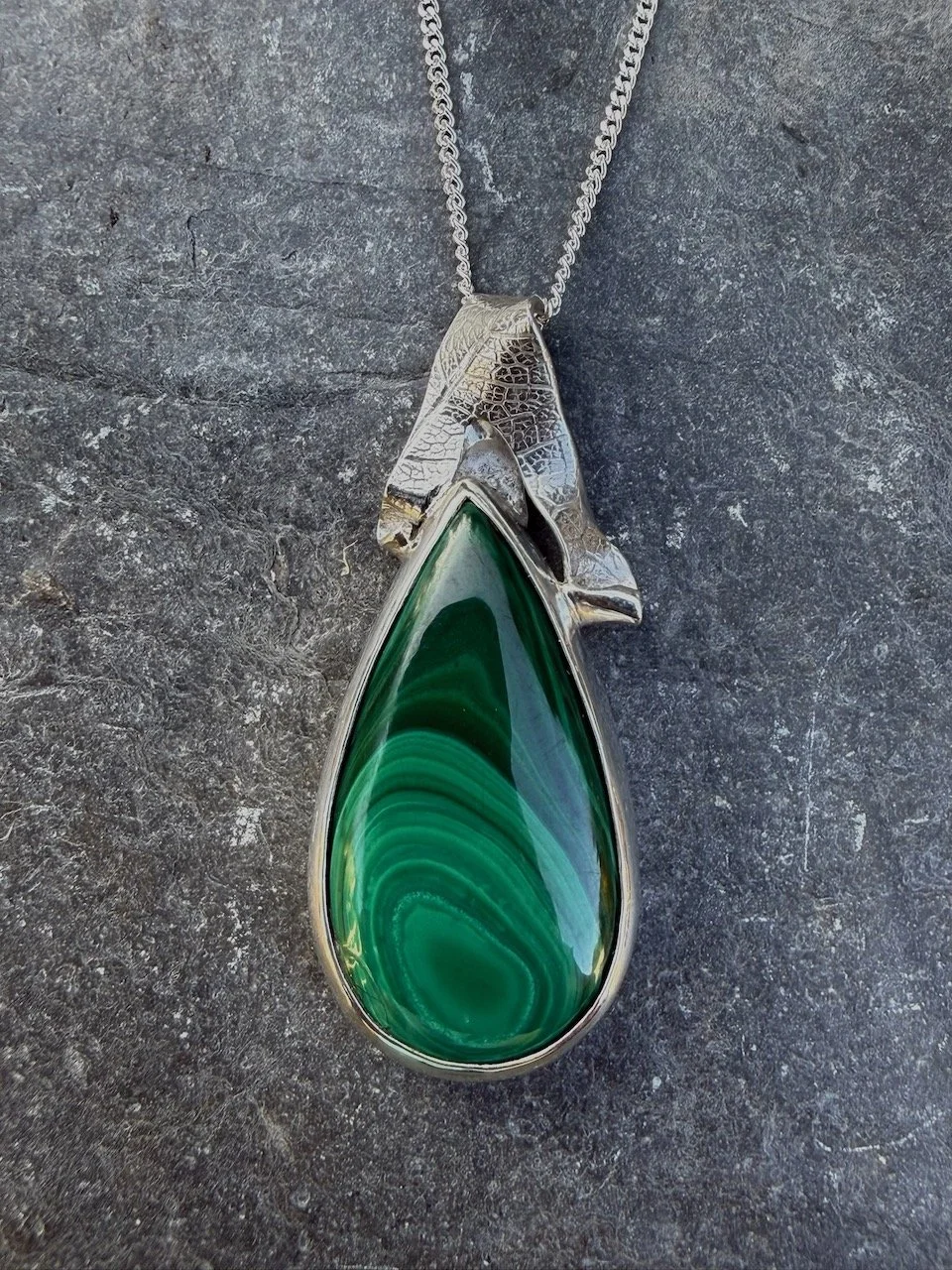 fiddlestick fern malachite silver pendant heart natalia shoutova lightwave jewellery new forest jewellery courses