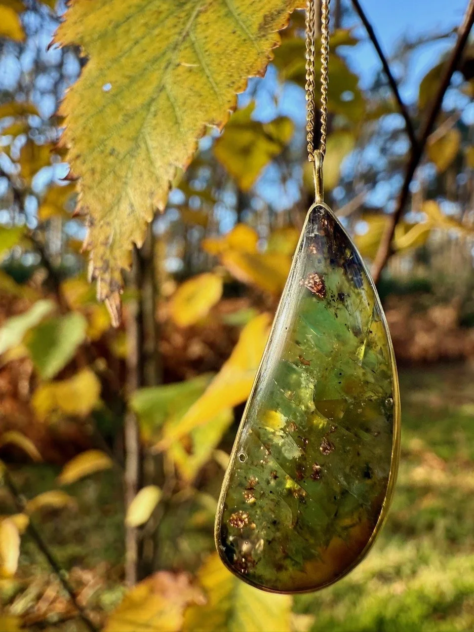 18ct gold pendant opalised indonesian wood green pendant unusual pendant gift new forest jewellery courses natalia shoutova hampshire jewellery courses