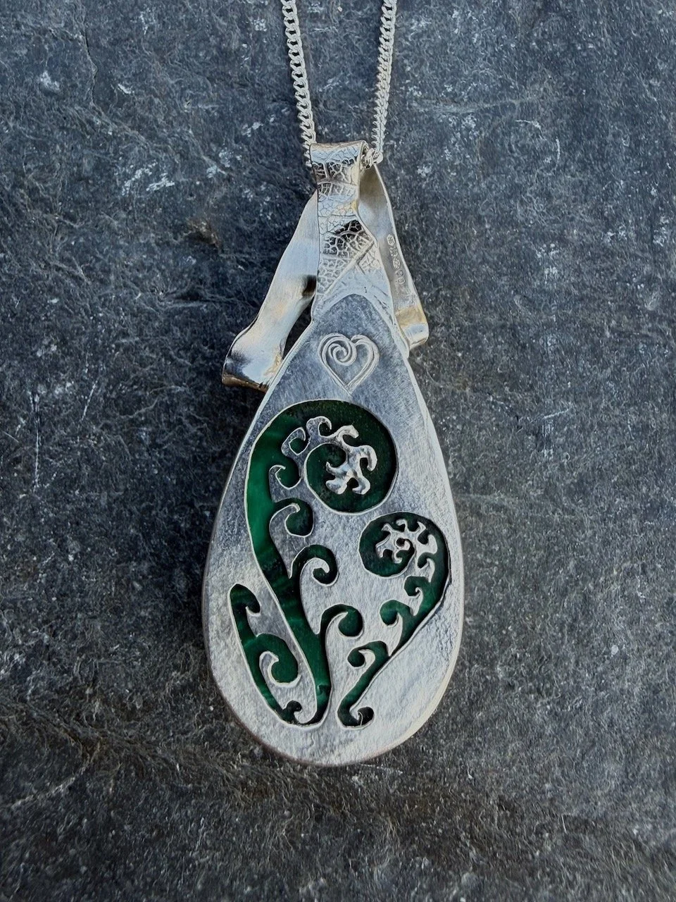 fiddlestick fern malachite silver pendant heart natalia shoutova lightwave jewellery new forest jewellery courses