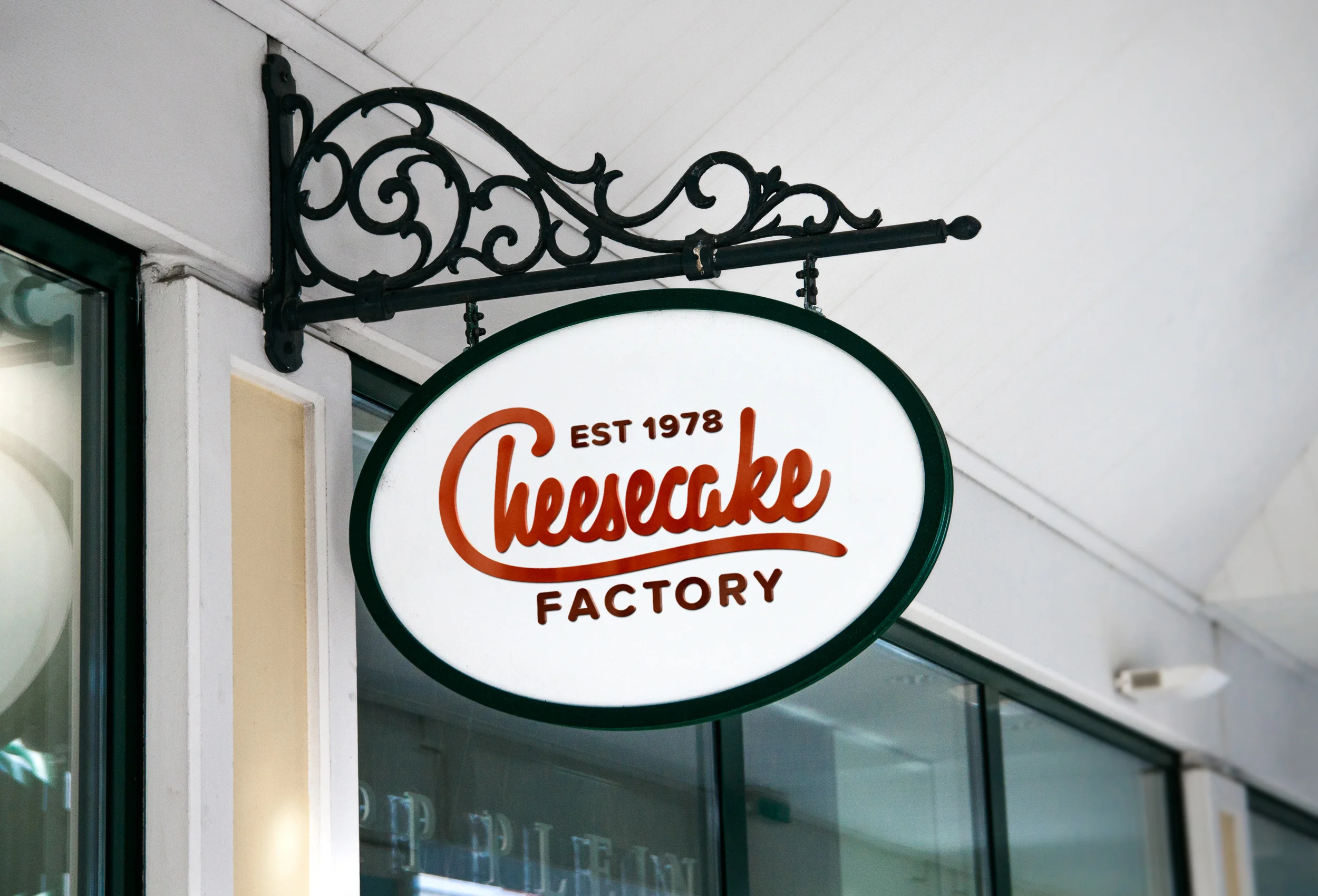 Ilya-Spencer-Cheesecake-Factory_hangsign.jpg
