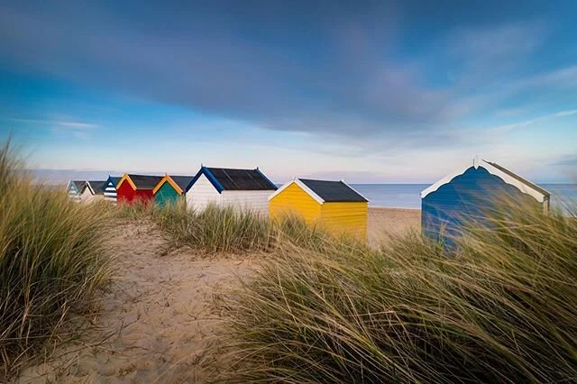 Just returned from a brilliant weekend away in #Southwold celebrating my birthday. Managed to get out with the camera a couple of times - this one as the sun was setting over the dunes.
.
.
Shot with #Sony Alpha #A7riii with #Zeiss #Batis 18mm, Kase 