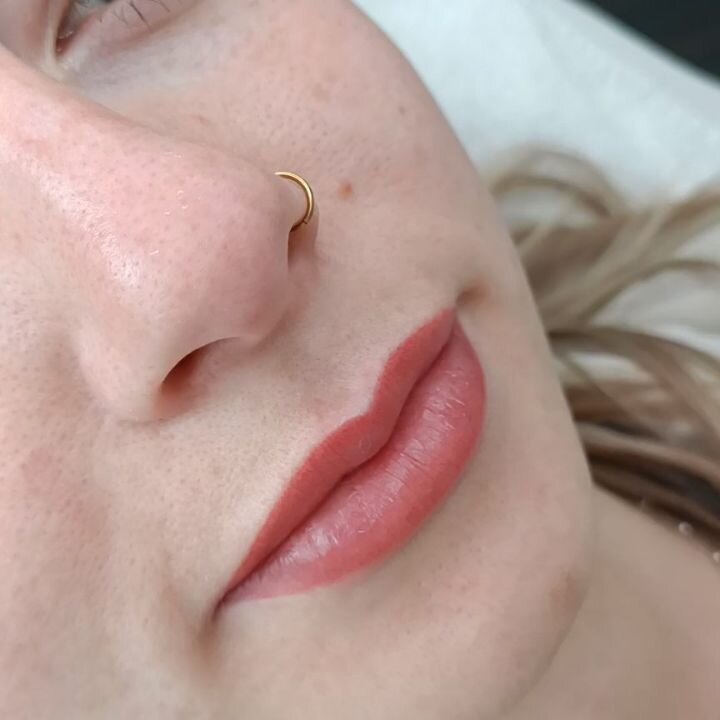 Beautiful Carina💕 
Ein Traum von Lippen, die unbedingt betont werden mussten 
Danke f&uuml;r dein Vertrauen. 

Wir freuen uns auf noch mehr fr&uuml;hlingsfrische Lippen, hast du Lust?

Meld dich gern f&uuml;r ein kostenloses Beratungsgespr&auml;ch p