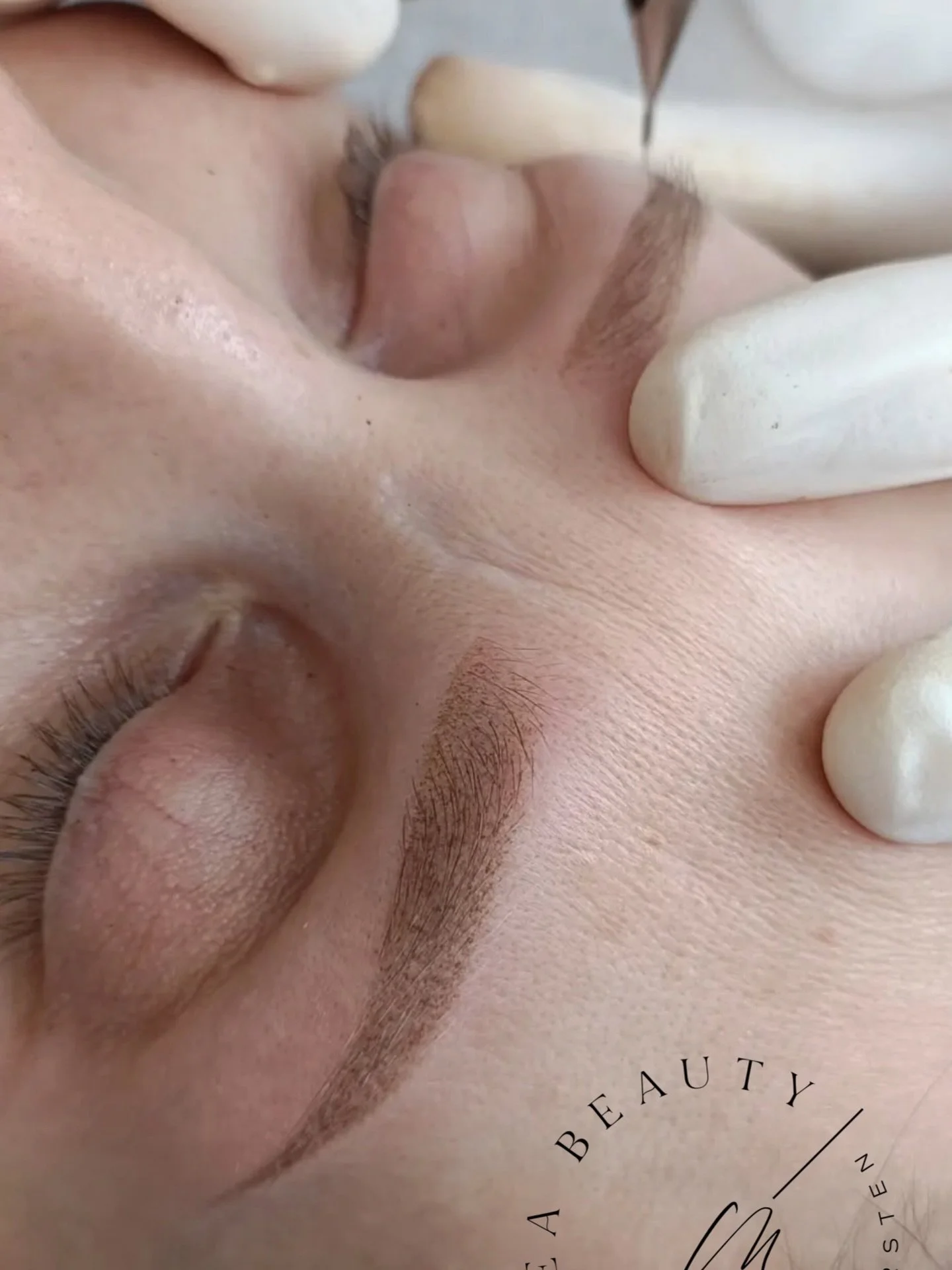 POWDERBROWS 🌸

Wir erf&uuml;llen deinen Traum von nat&uuml;rlichen Augenbrauen und geben dir dein Selbstbewusstsein wieder. Weil du es verdient hast zu scheinen🤍✨

Wenn du es leid bist, dich st&auml;ndig &uuml;ber deine Augenbrauen zu &auml;rgern, 