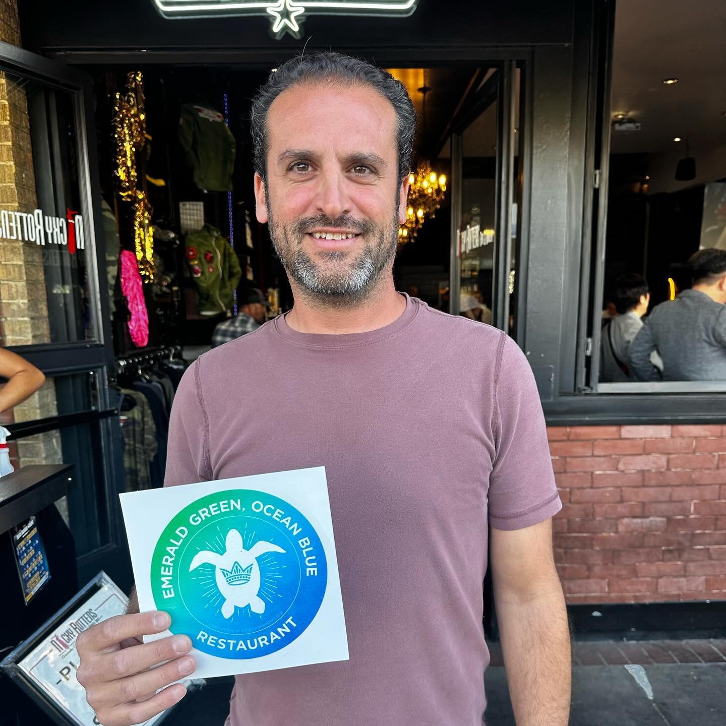 New Emerald Green, Ocean Blue Restaurant Alert! 🚨

Nicky Rottens has committed to a list of simple, sustainable swaps &amp; policies! 🌱

That burger tastes even better now that Nicky&rsquo;s is minimizing its impact on the environment! 🍔🍻