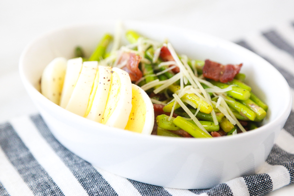 low_carb_asparagus_bacon_egg_salad.jpg