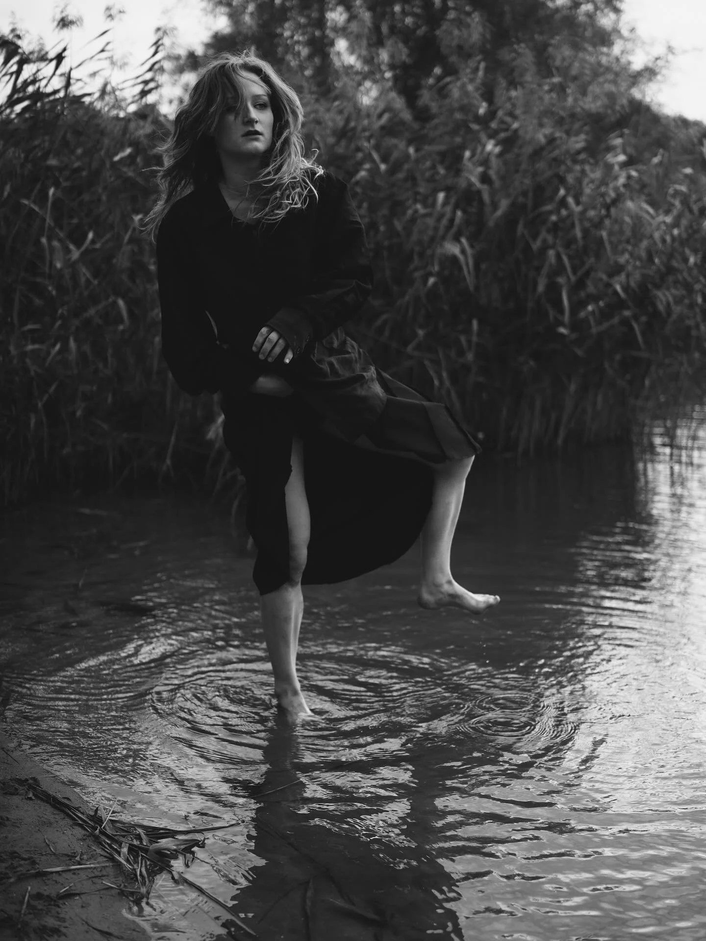 @merelmekenkamp ❤️
#dancer #oudoorshoot #water #streekbos