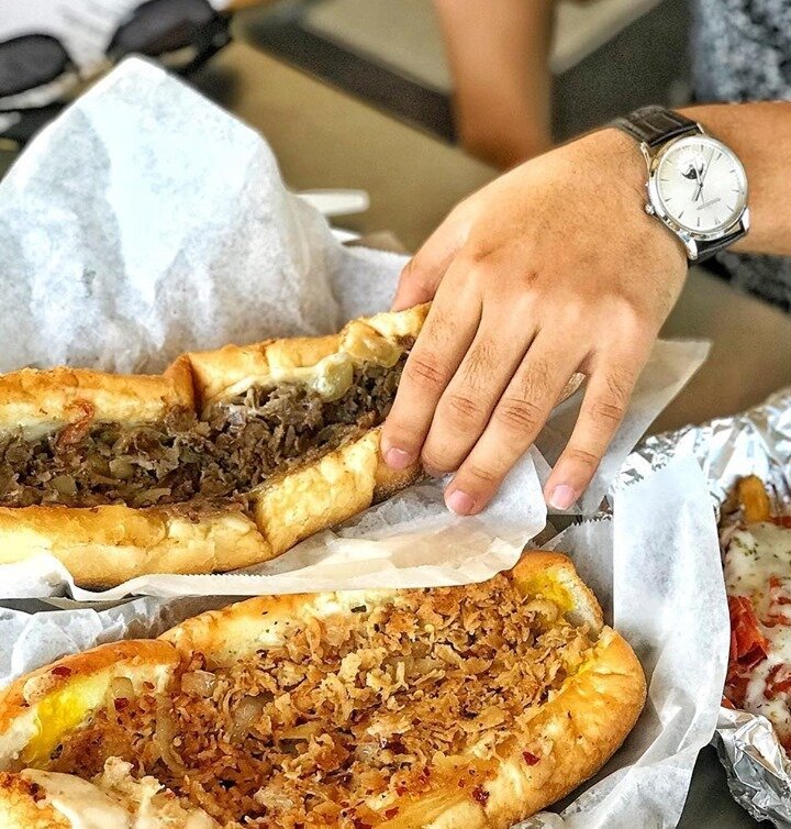 It's feast-oclock, do you know where your cheesesteaks are?
.⁣⁣⁣⁣⁣⁣⁣⁣
.⁣⁣⁣⁣⁣⁣⁣⁣
.⁣⁣⁣⁣⁣⁣⁣⁣
#boosphilly #cheesesteaks #LAeats #eatthis #instafoodie #munchies #hungry #quarantine #delivery #boos #boosphillycheesesteaks #foodporn #foodielife #foodie #buz