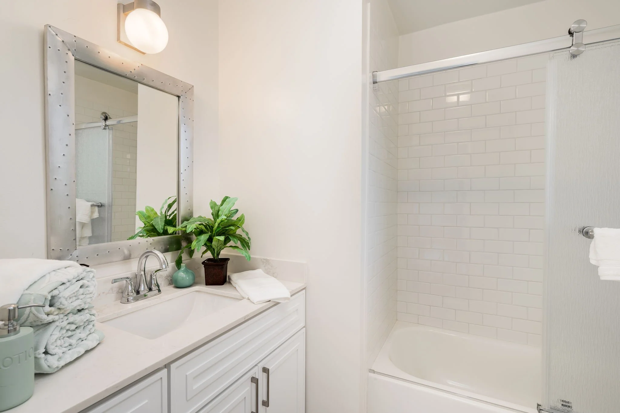 25-web-or-mls-6489 Girvin Dr - Day -25.jpg