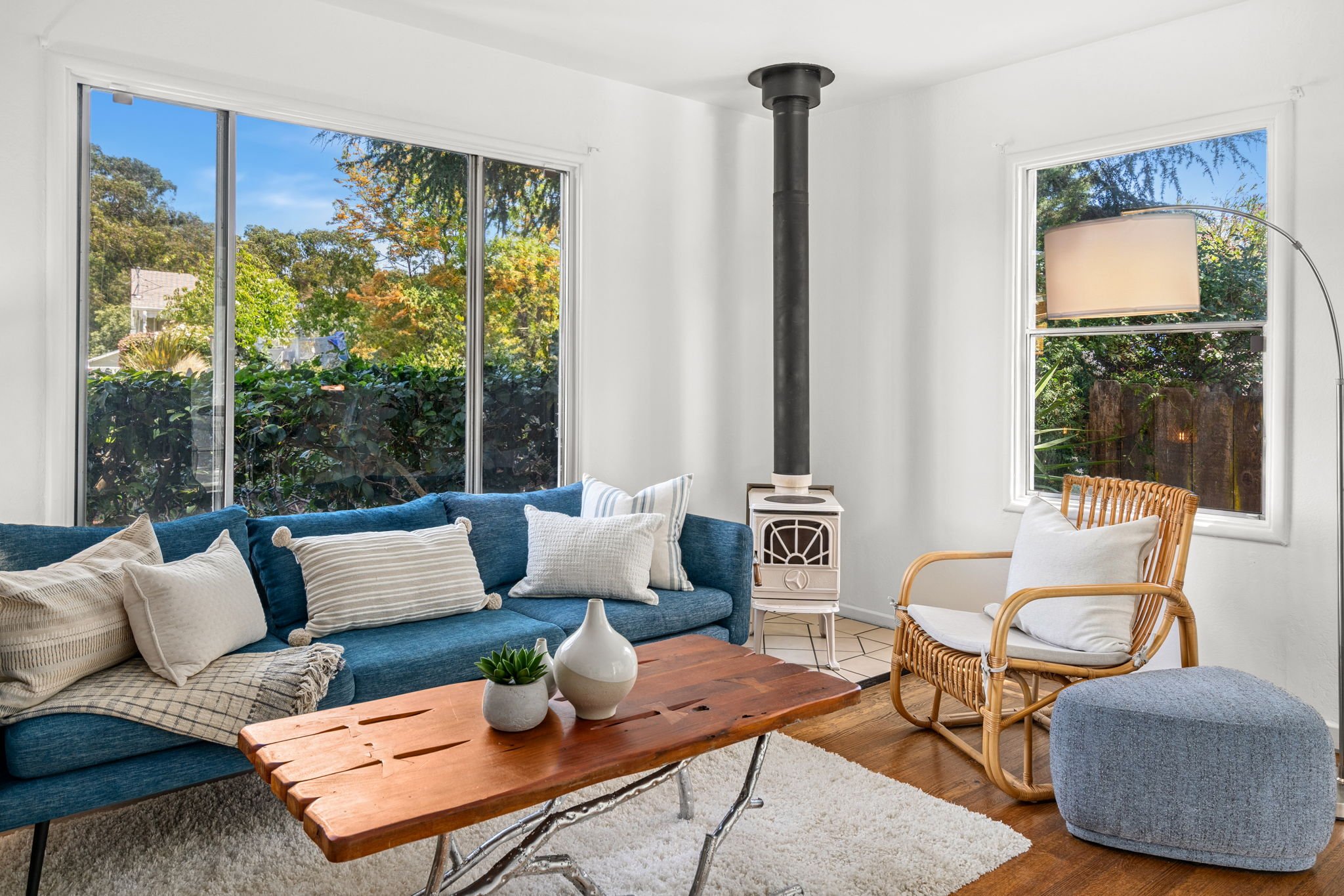 8-web-or-mls-4084 Lambert Rd - DAY-8.jpg
