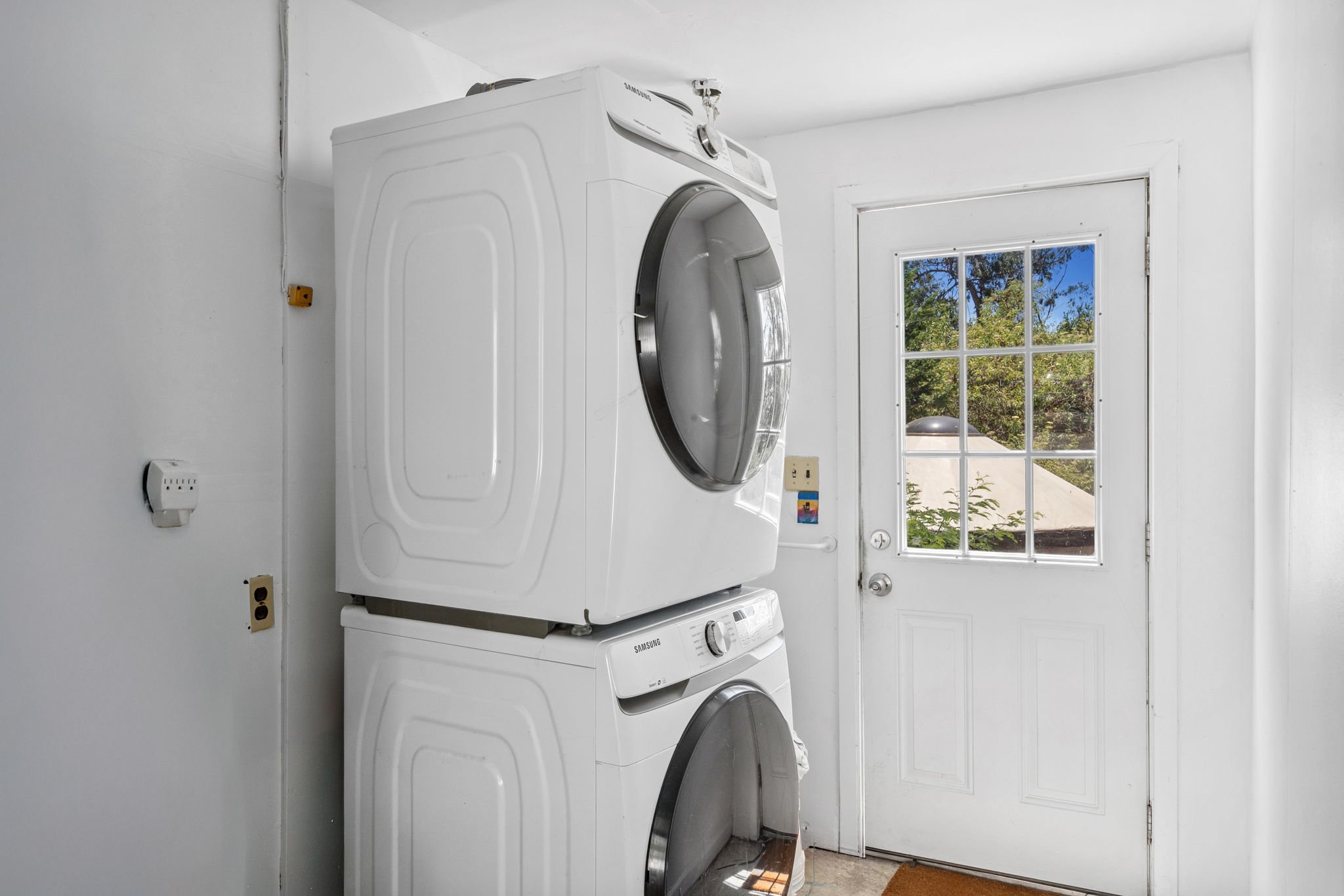 21-web-or-mls-4084 Lambert Rd - DAY-21.jpg