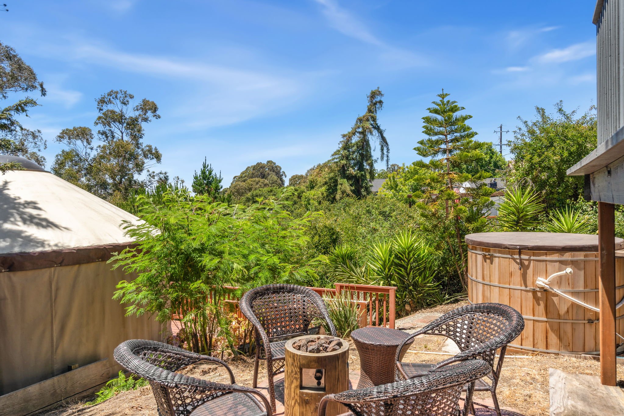 28-web-or-mls-4084 Lambert Rd - DAY-28.jpg