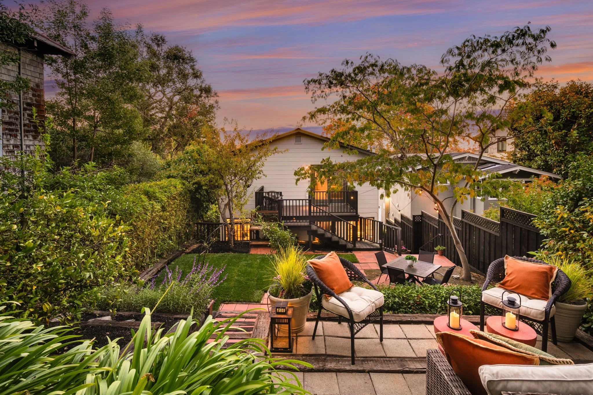 87-web-or-mls-29 Cambridge Way Twilight v2-3.jpg