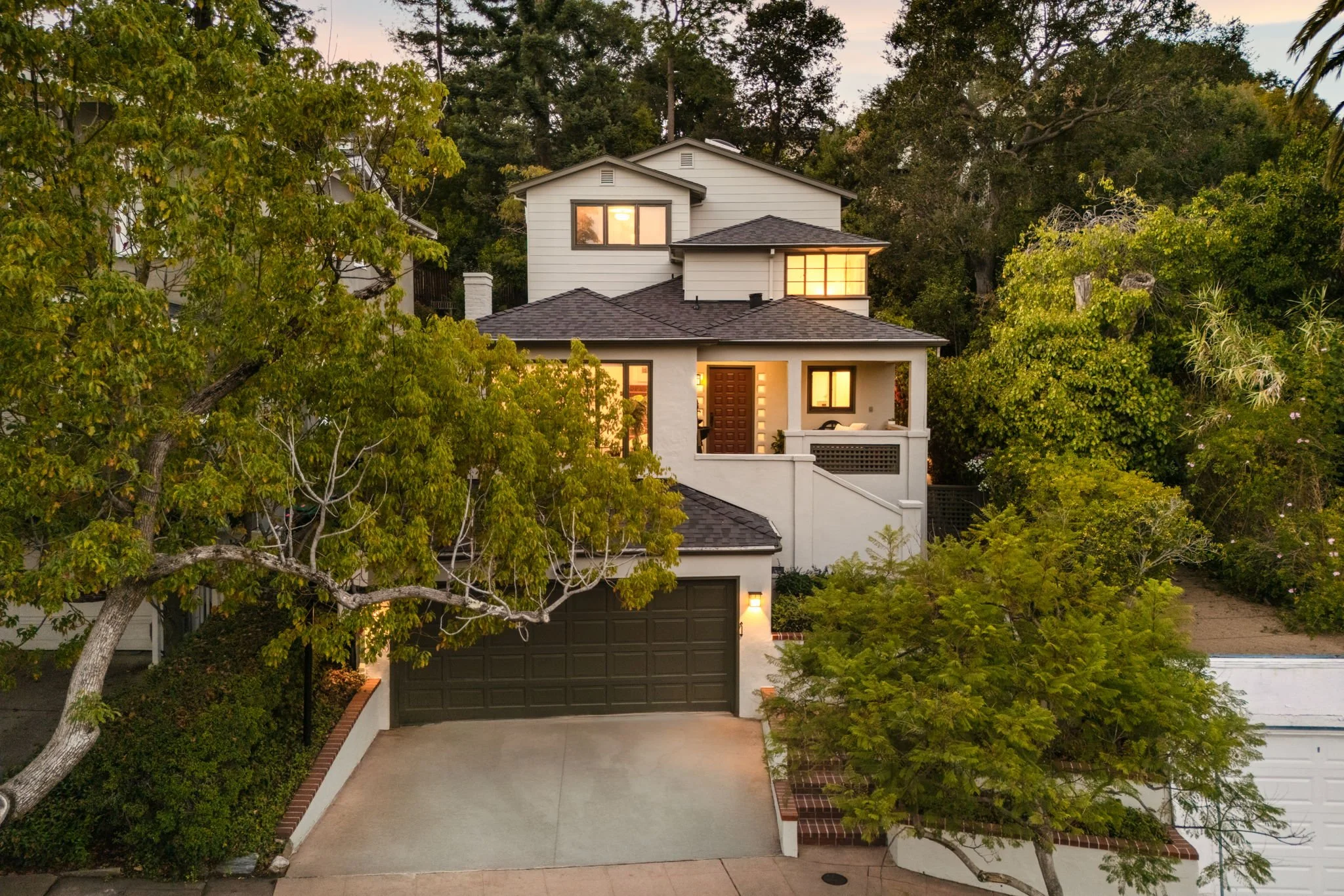 90-web-or-mls-29 Cambridge Way Twilight-1.jpg