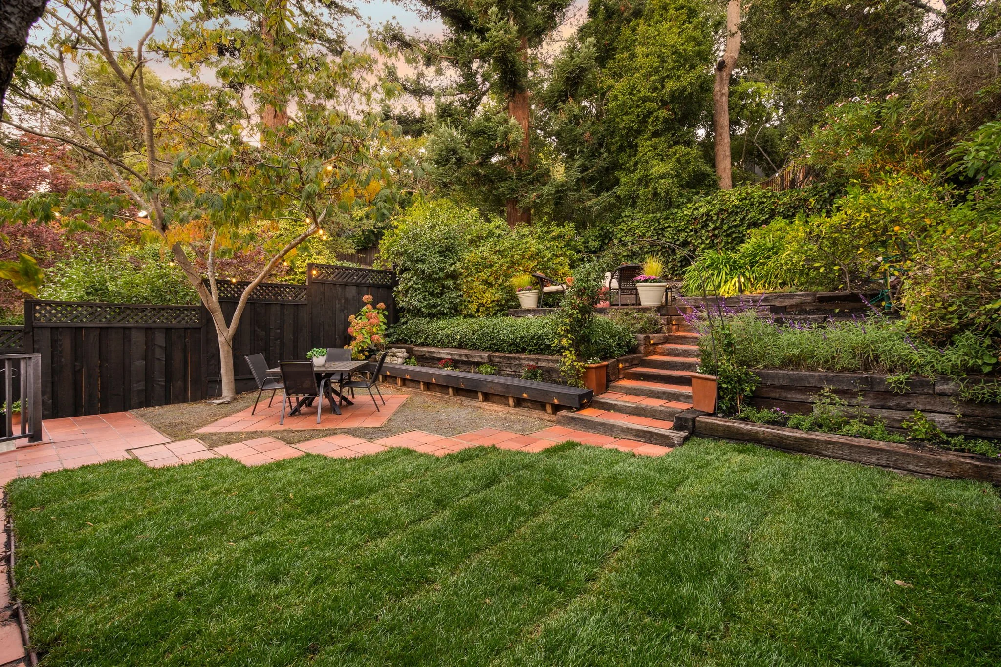 105-web-or-mls-29 Cambridge Way Twilight-16.jpg