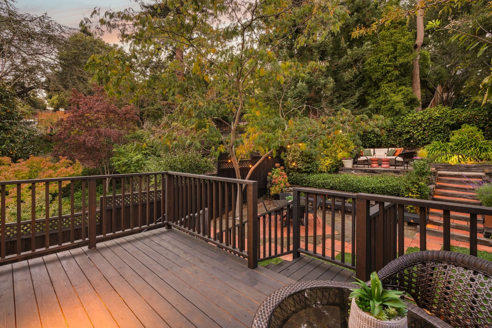 112-web-or-mls-29 Cambridge Way Twilight-23.jpg