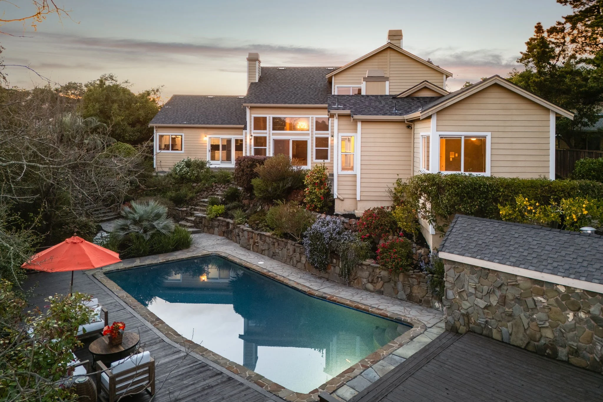 9-web-or-mls-78 Scenic Drive Twilight-9.jpg