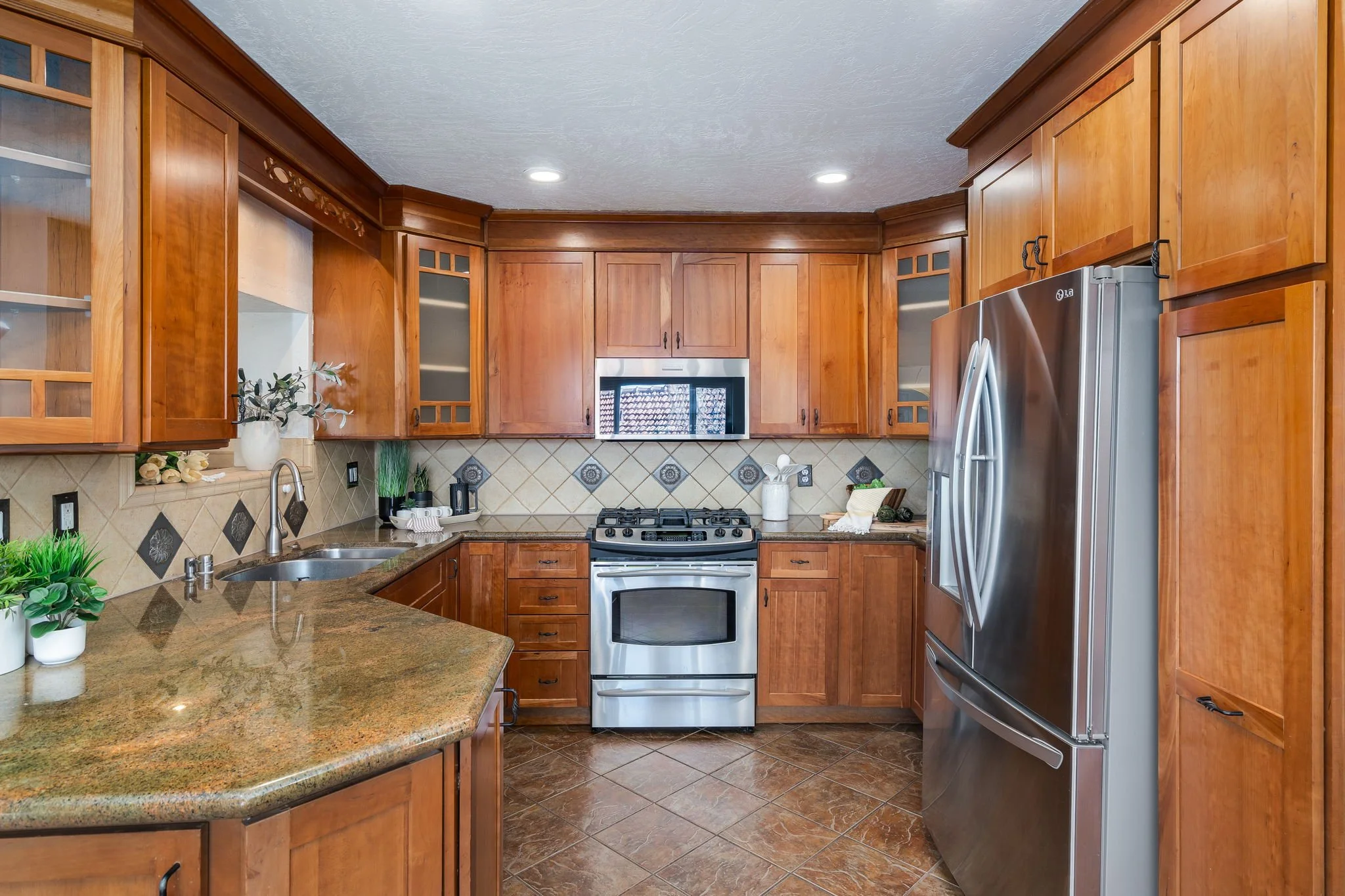 17-web-or-mls-4125 Kuhnle Ave-17.jpg