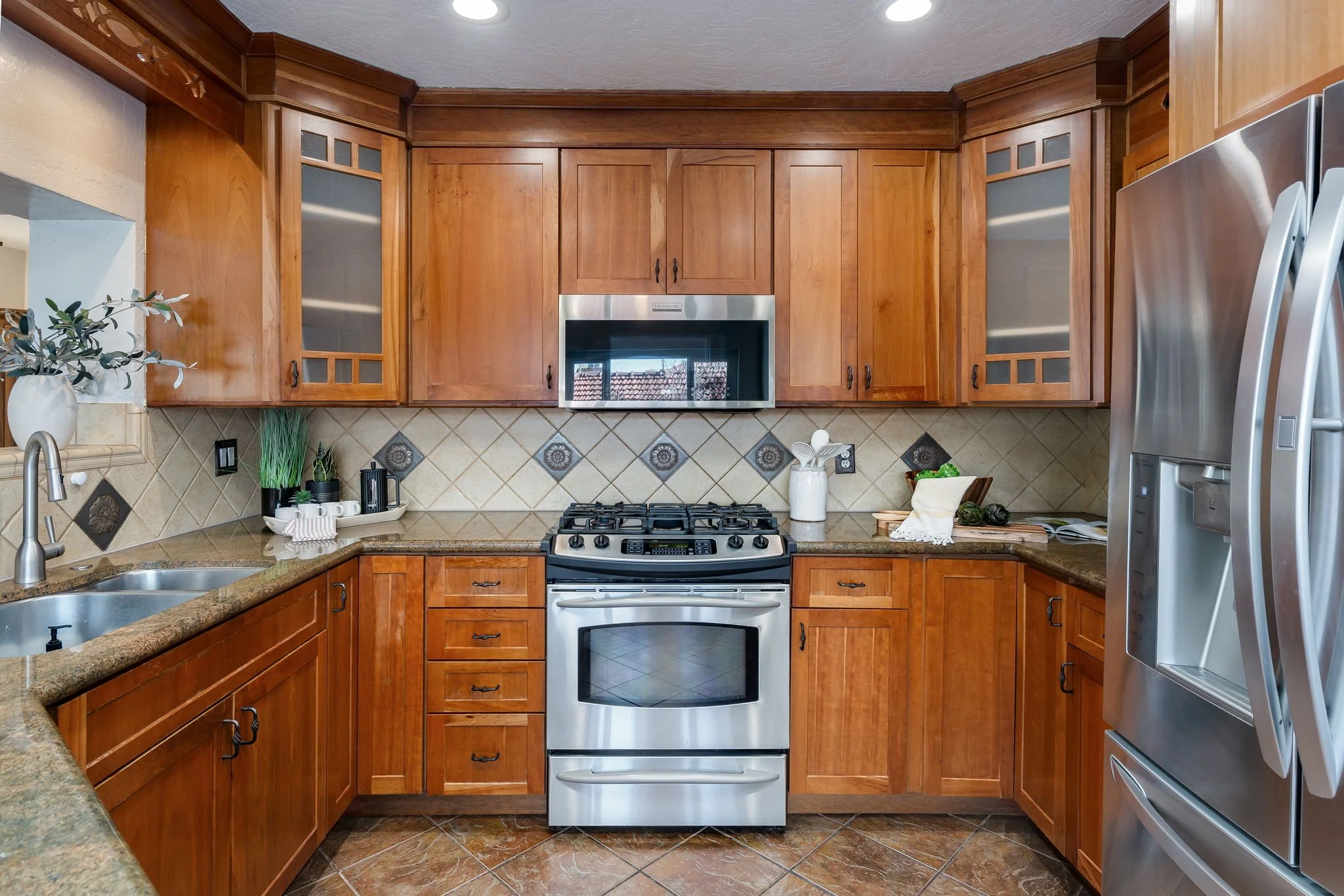 18-web-or-mls-4125 Kuhnle Ave-18.jpg