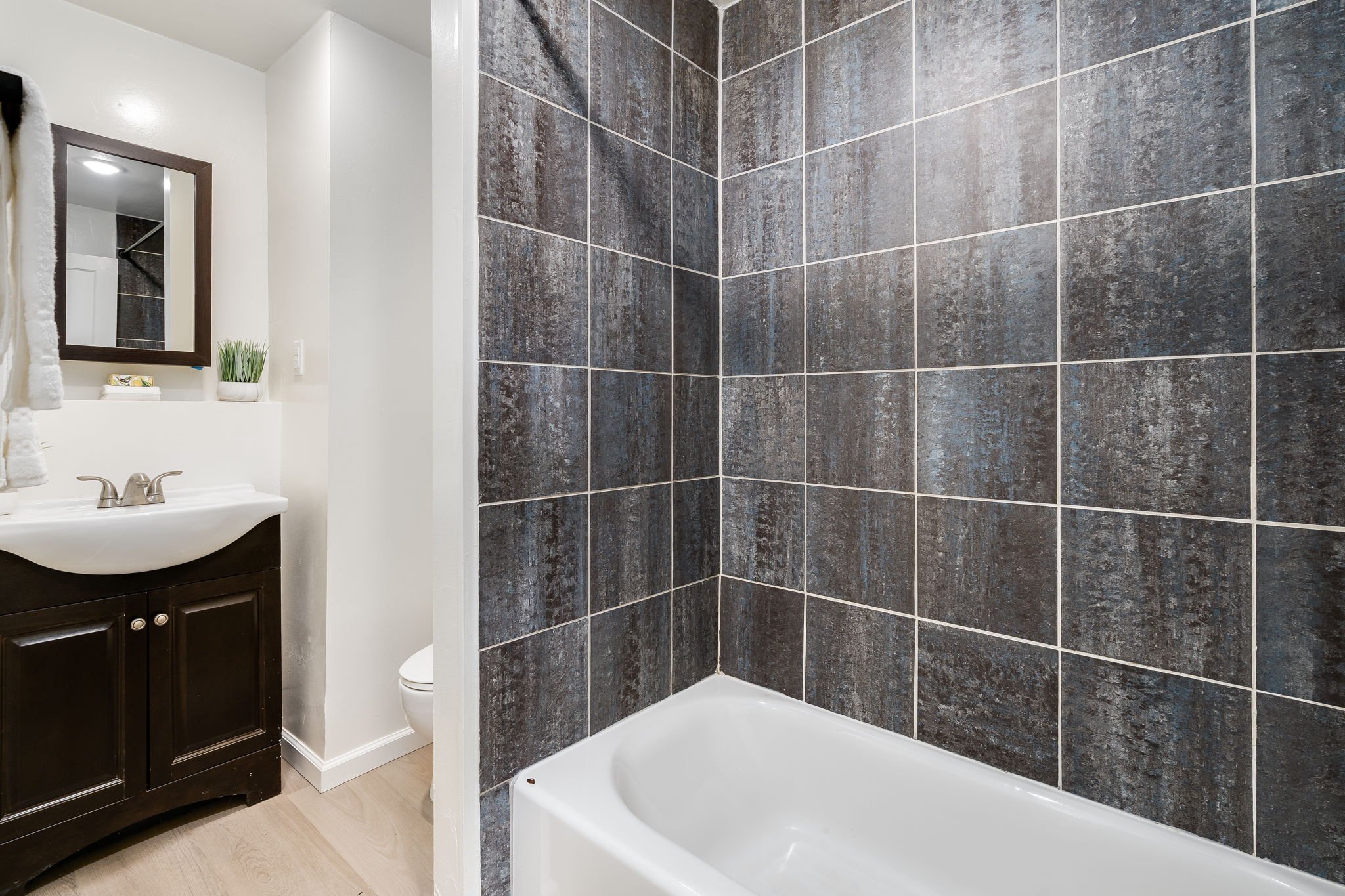 48-web-or-mls-4125 Kuhnle Ave-48.jpg