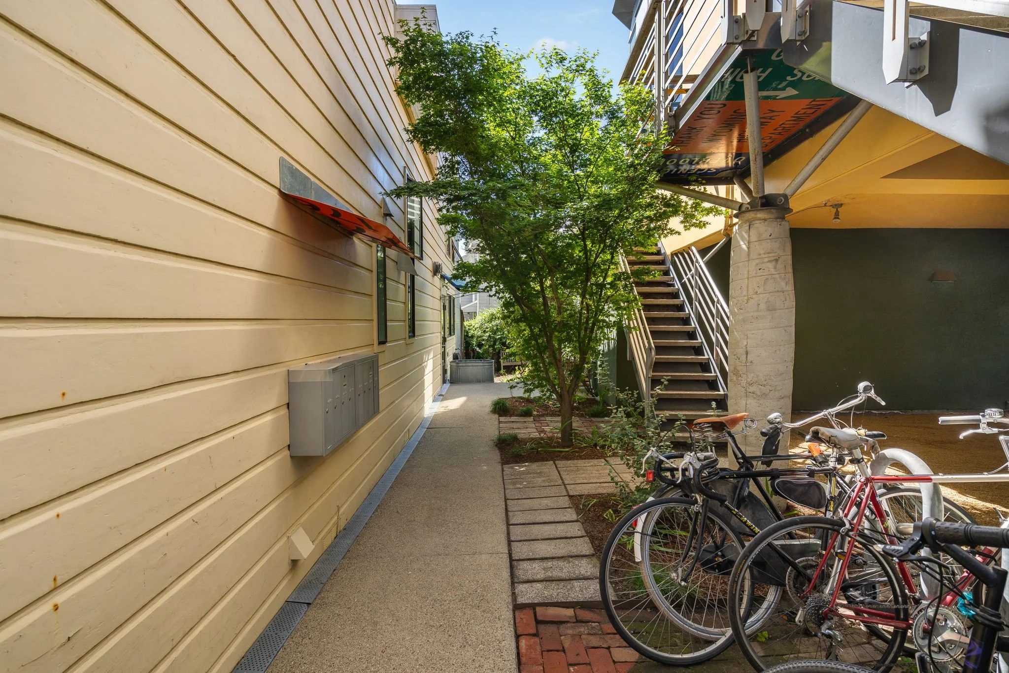 7-web-or-mls-2484 MLK Way-7.jpg