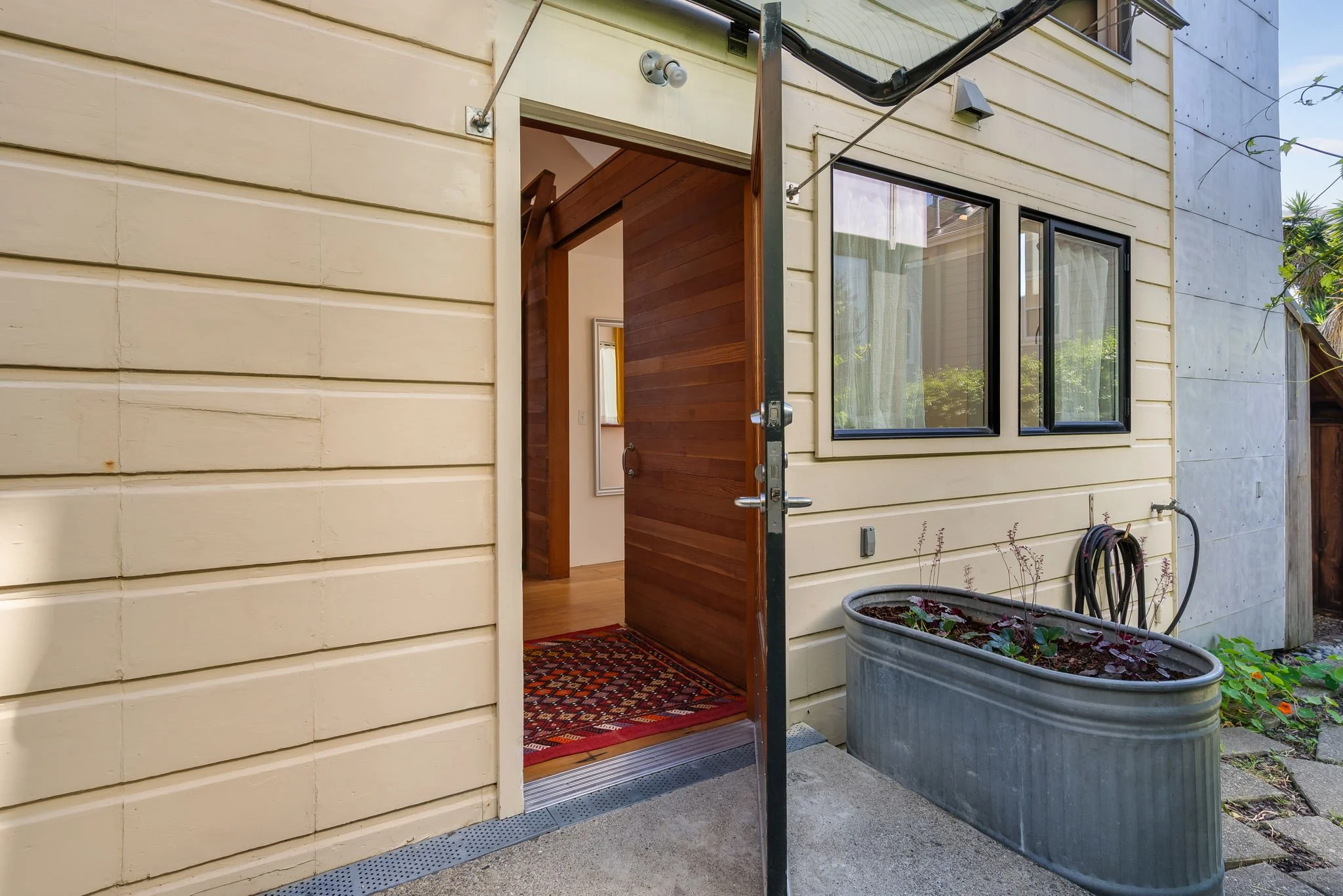 10-web-or-mls-2484 MLK Way-10.jpg