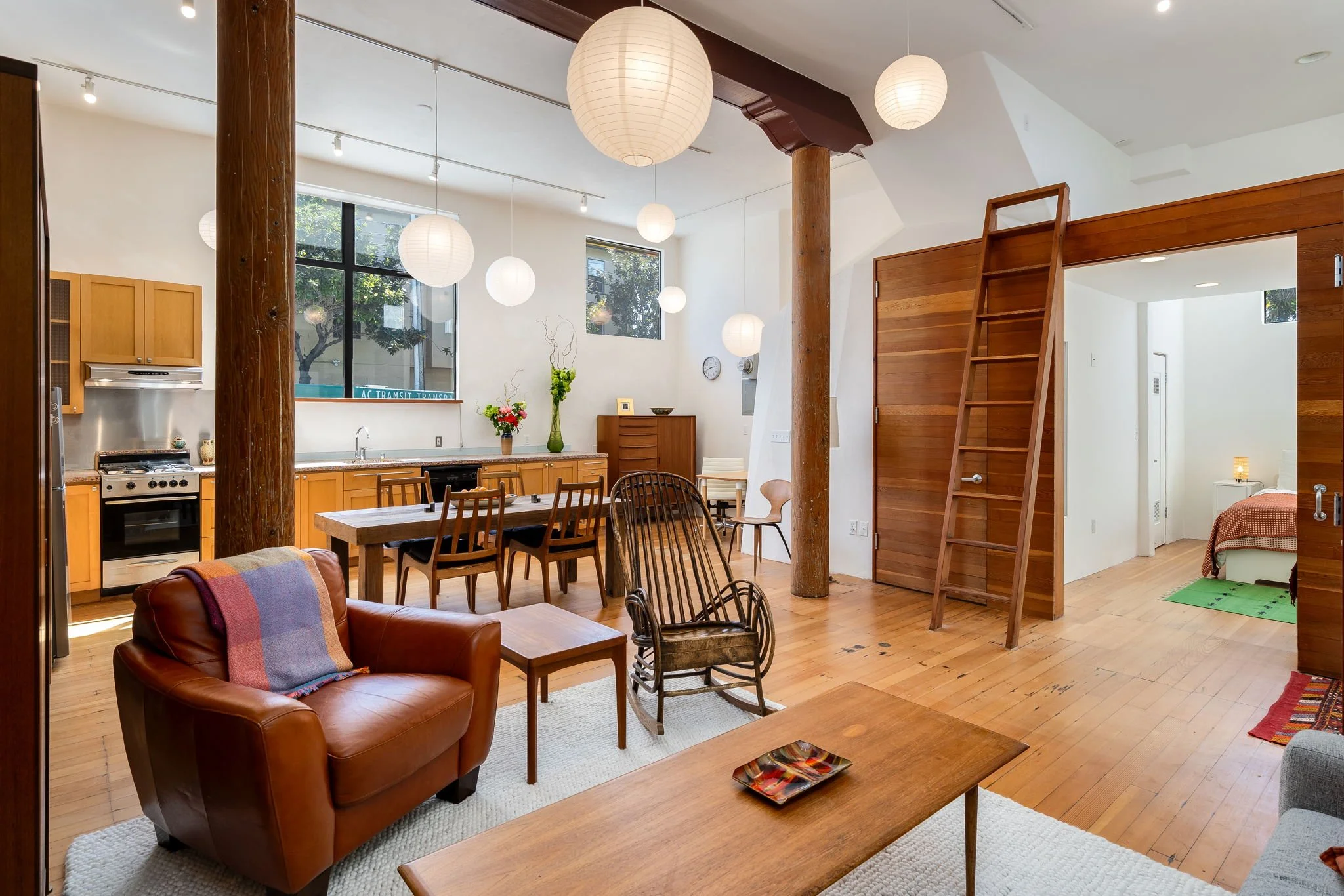 15-web-or-mls-2484 MLK Way-15.jpg