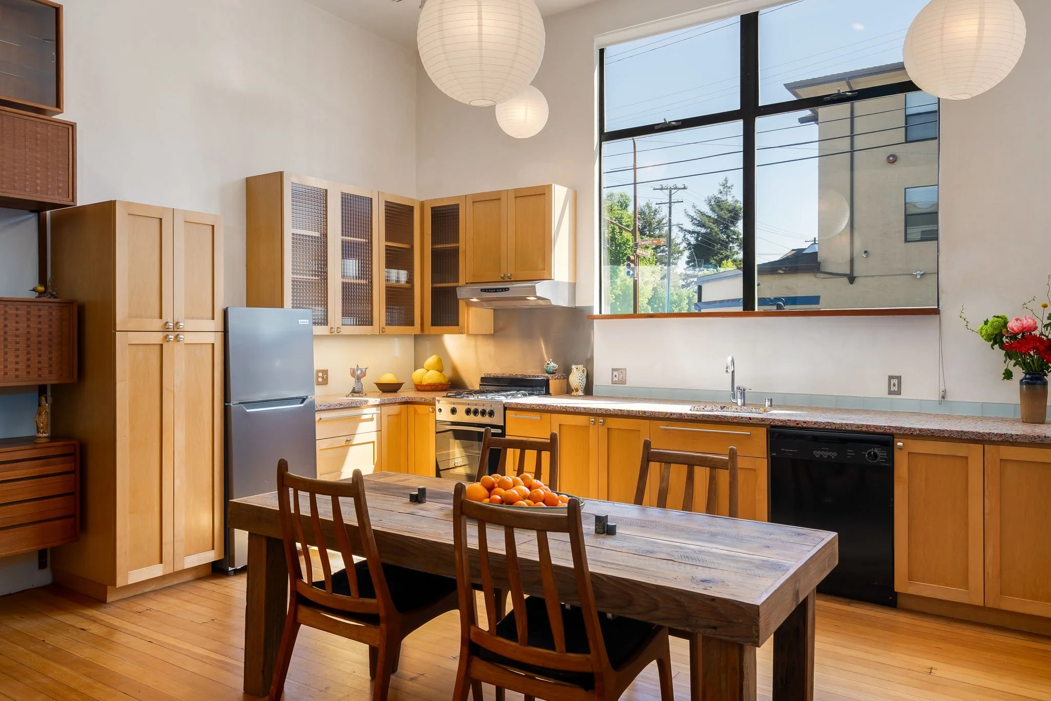 21-web-or-mls-2484 MLK Way-21.jpg