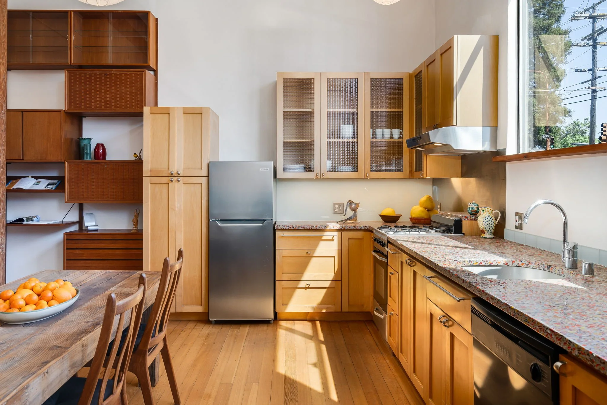 24-web-or-mls-2484 MLK Way-24.jpg