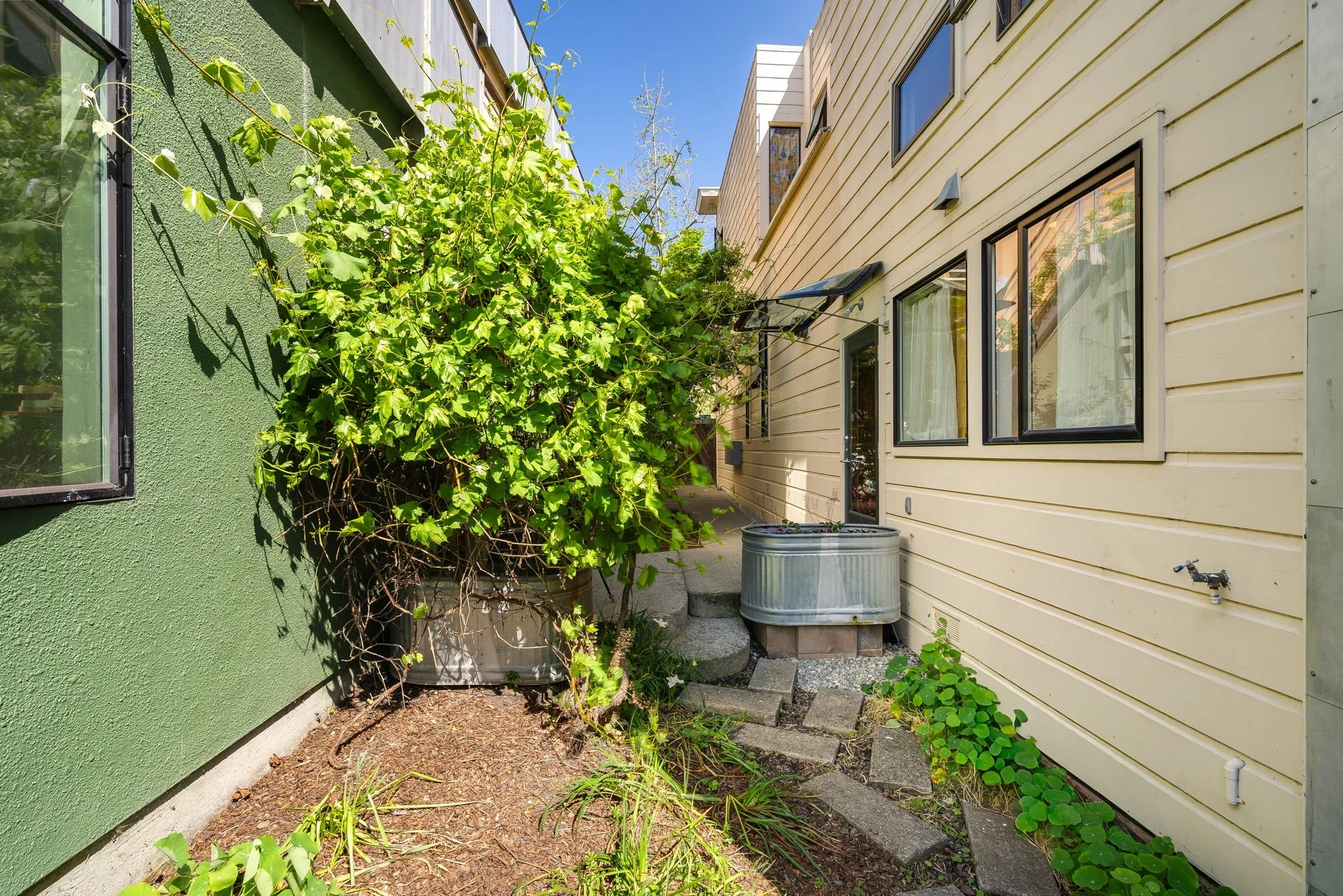 37-web-or-mls-2484 MLK Way-37.jpg