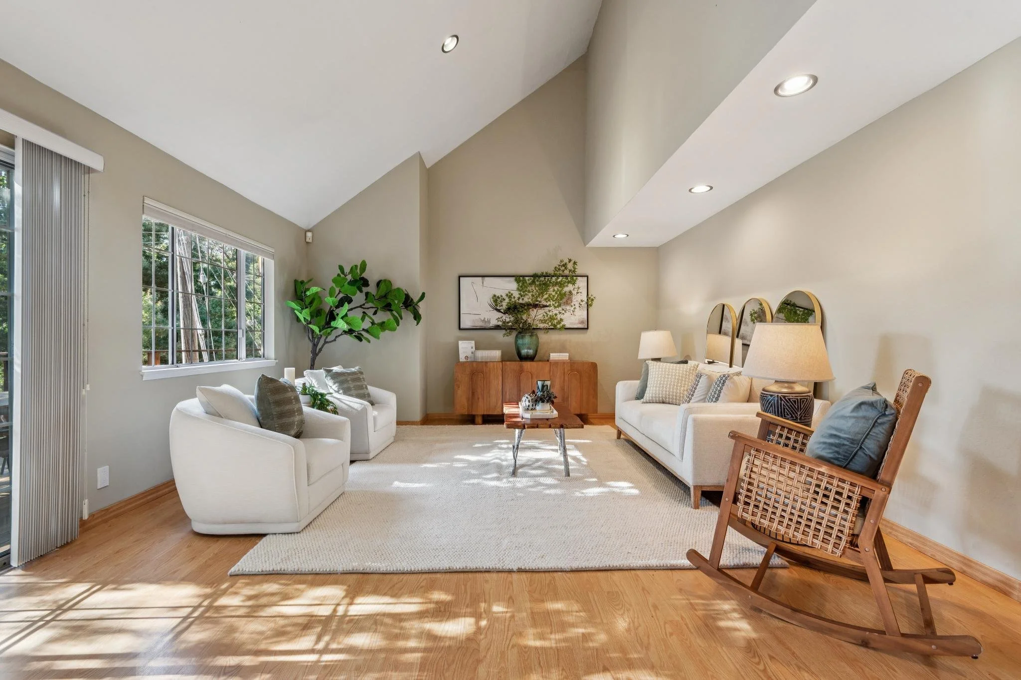 5250-leona-street.94569.ppua.005.web.jpg