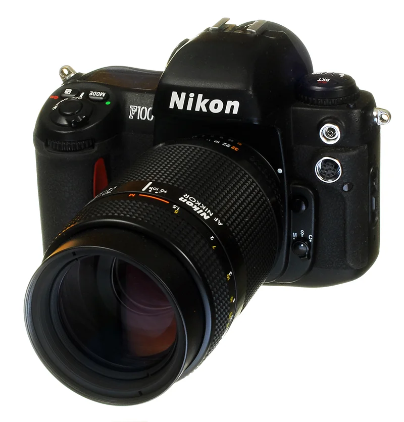 Nikon F100 - 800.jpg