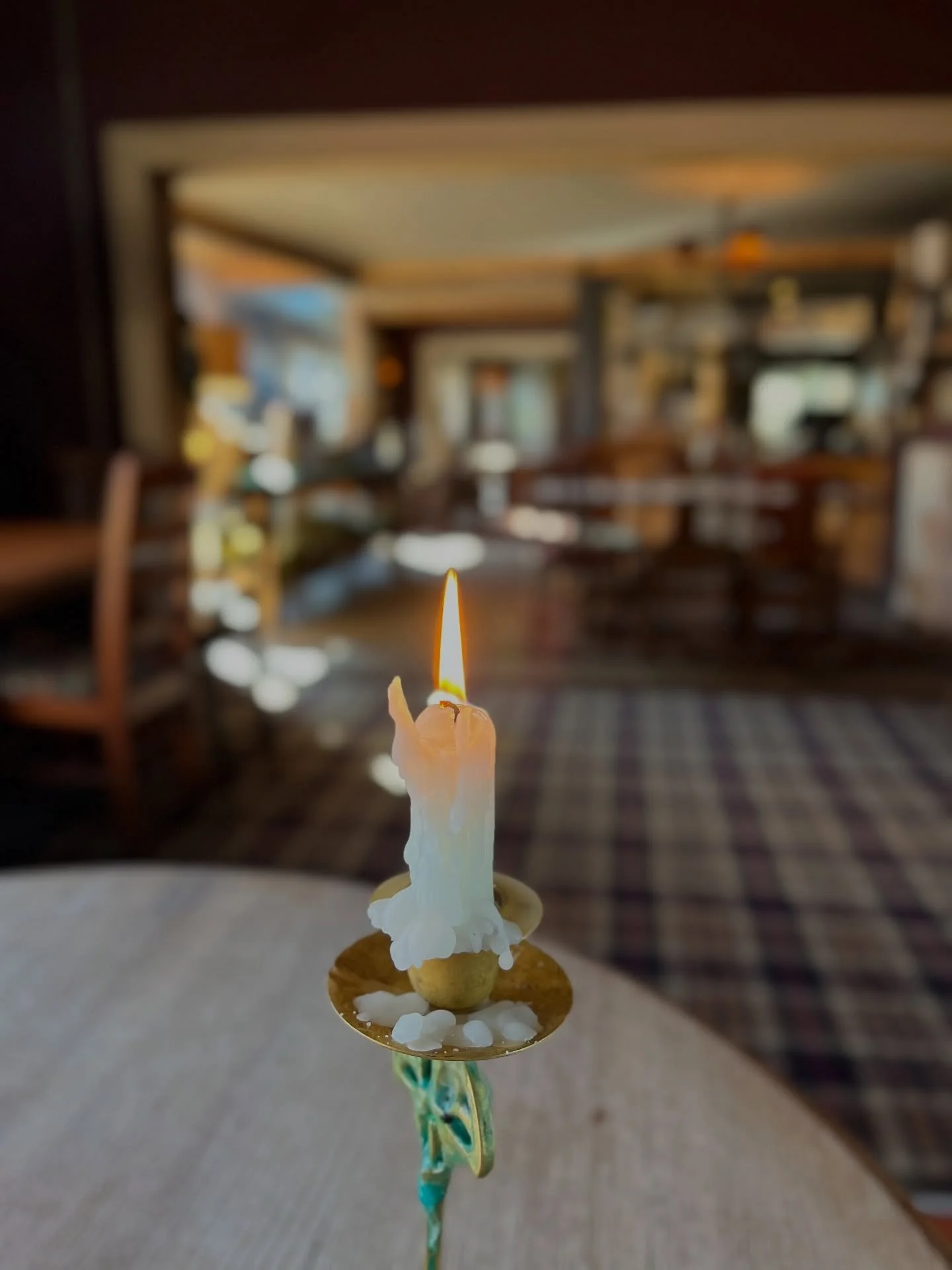 Breakfast candle - Sun streaming through the windows and Mr H is treating me to a birthday breakfast at our favourite @fitzherbertarms  It snowed on the day I was born and I arrived in time for lunch 🤗🥰 x x