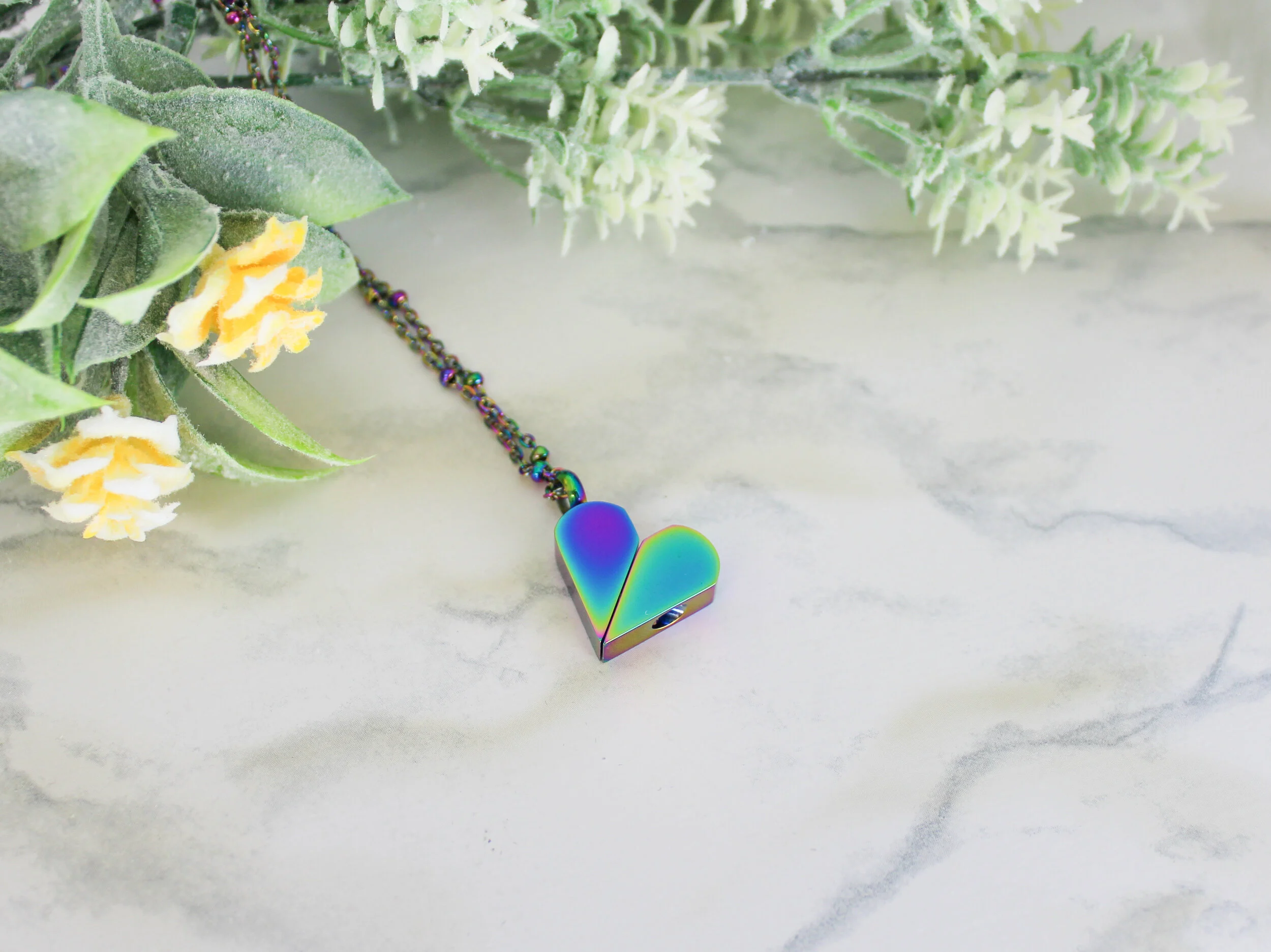 IMG_8972_rotating_urn_necklace.jpg