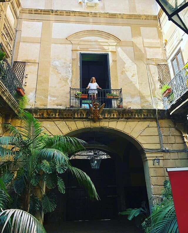 Today I had the pleasure of having a chat with my friend Alwine Federico from Palazzo Conte Federico in Palermo. She&rsquo;s always a bundle of positive energy, and we had a great chat. Check it out over on my FB page.
#palermo #sicily #palazzocontef