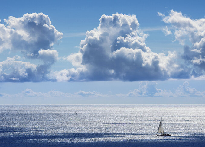 Sailing blue Hvar_Luka.jpg