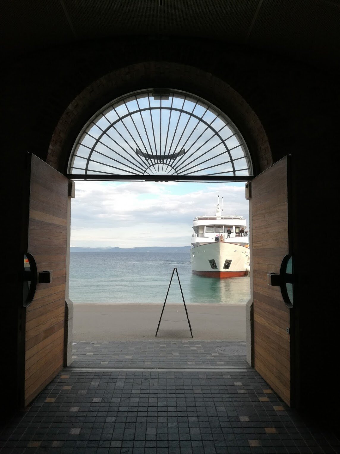 Stina doorway to Adriatic.jpg