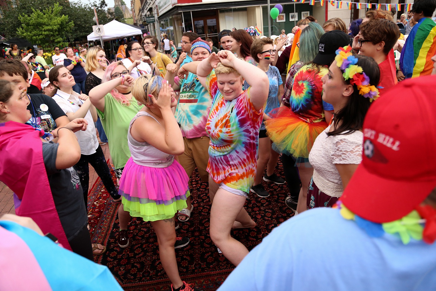 Pride2018_422_family peek.jpg