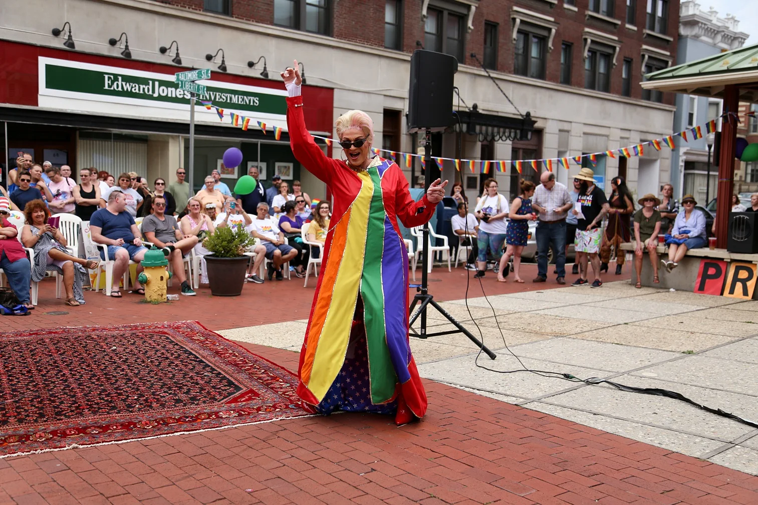 Pride2018_282_family peek.jpg