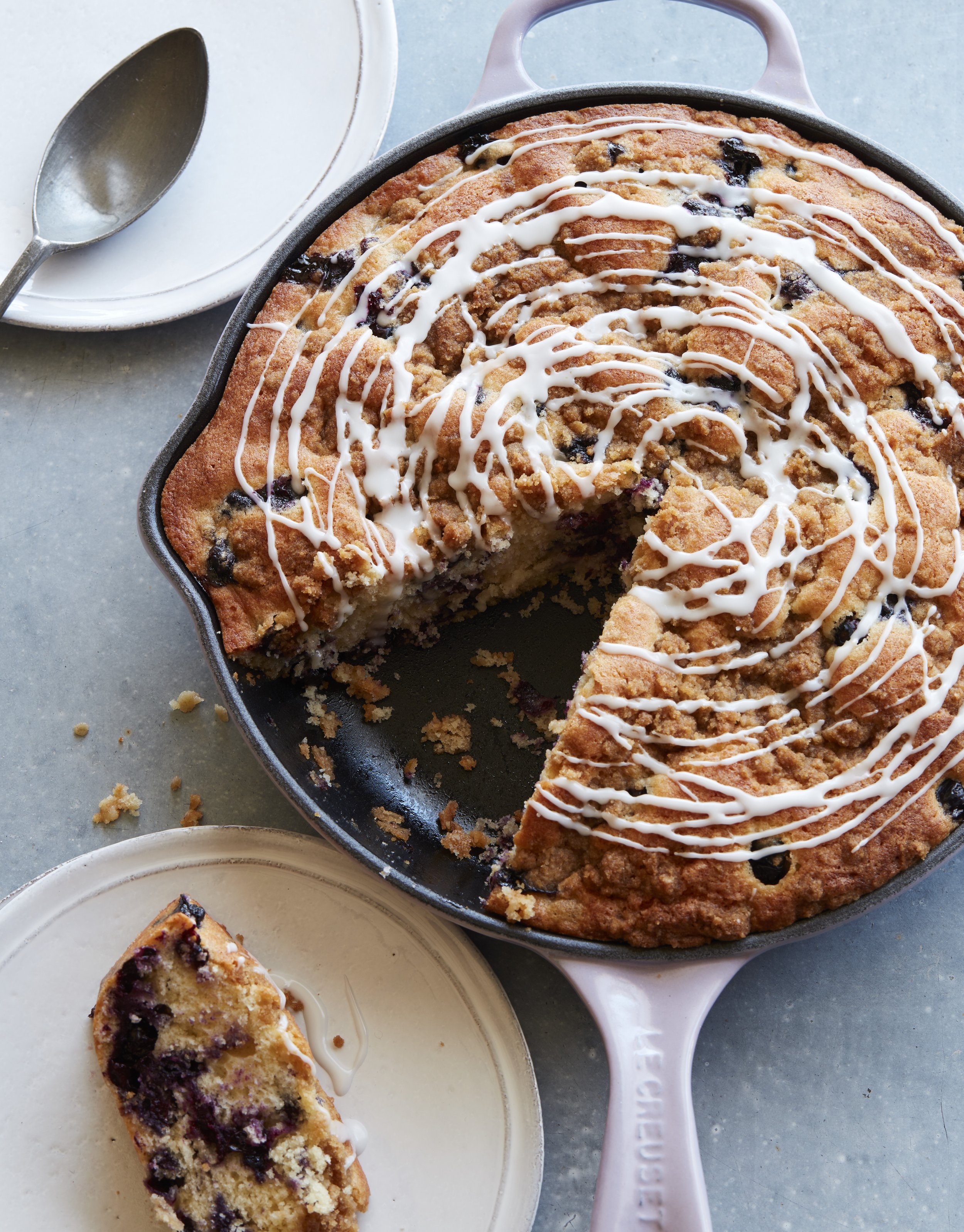 BLUE_BERRY_STREUSEL_SKILLET_CAKE_2_f.jpg