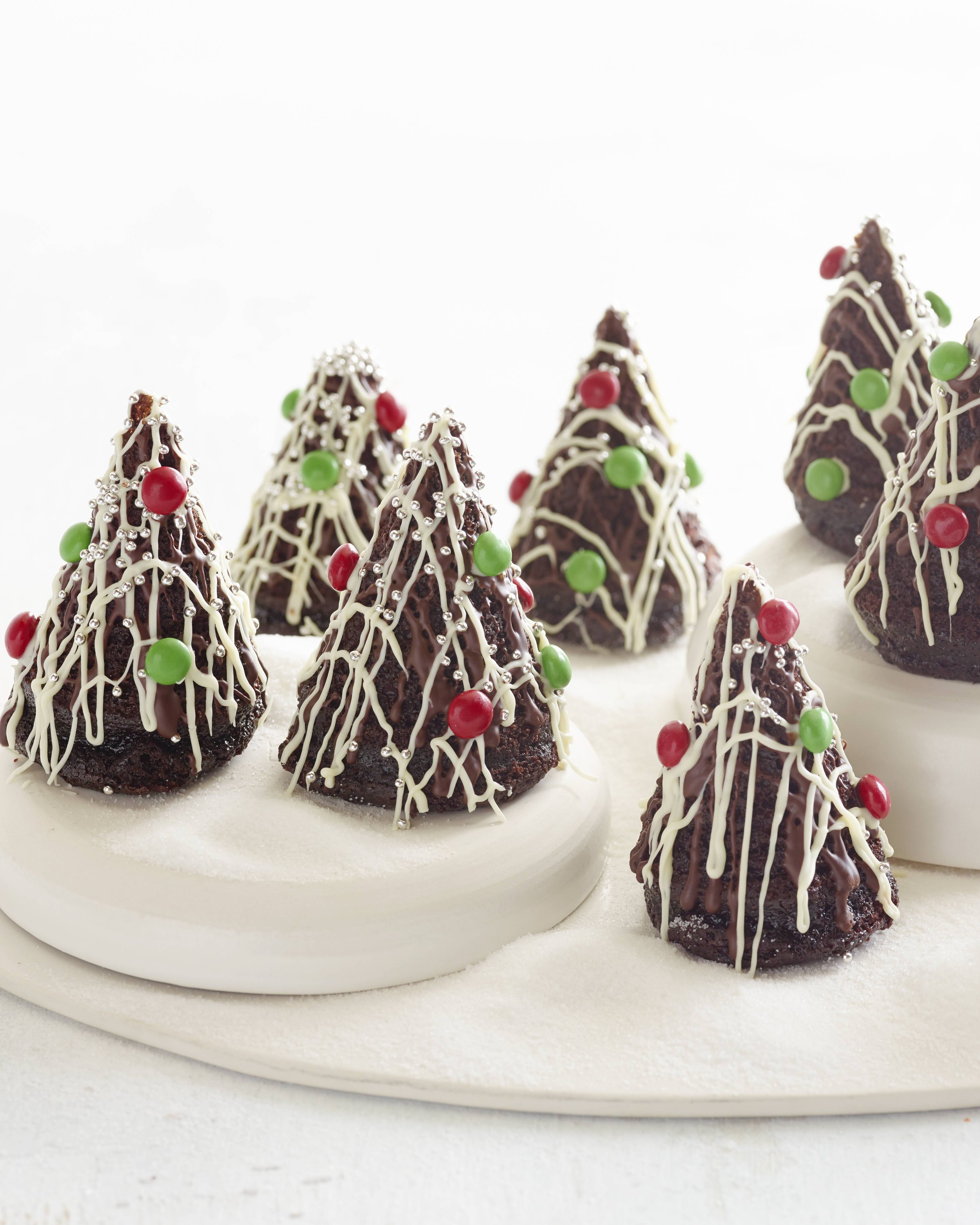 FNK_ CHOCOLATE_CAKE_XMAS_TREES_V_f.jpg