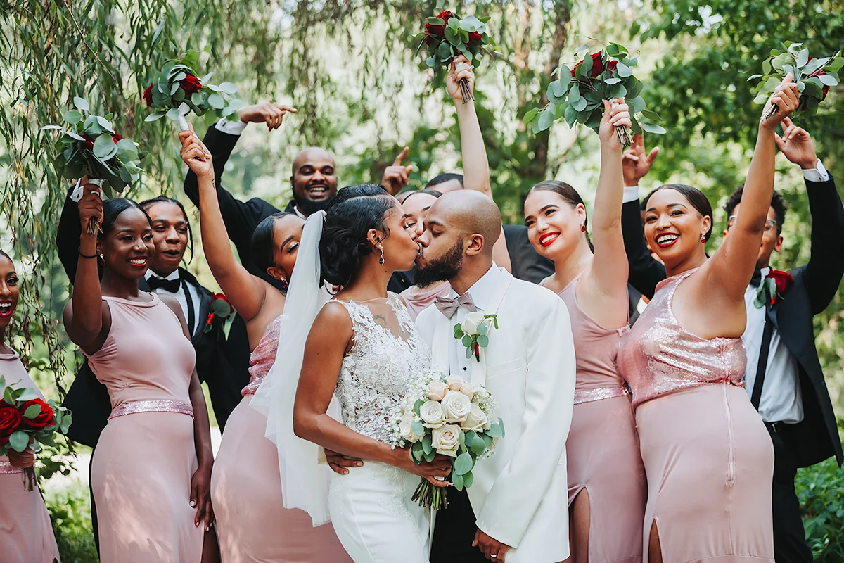 Midwest Wedding based in St. Louis photographer for the Modern and Adventurous couples who strive to create a stronger love and bond through unforgettable moments.
