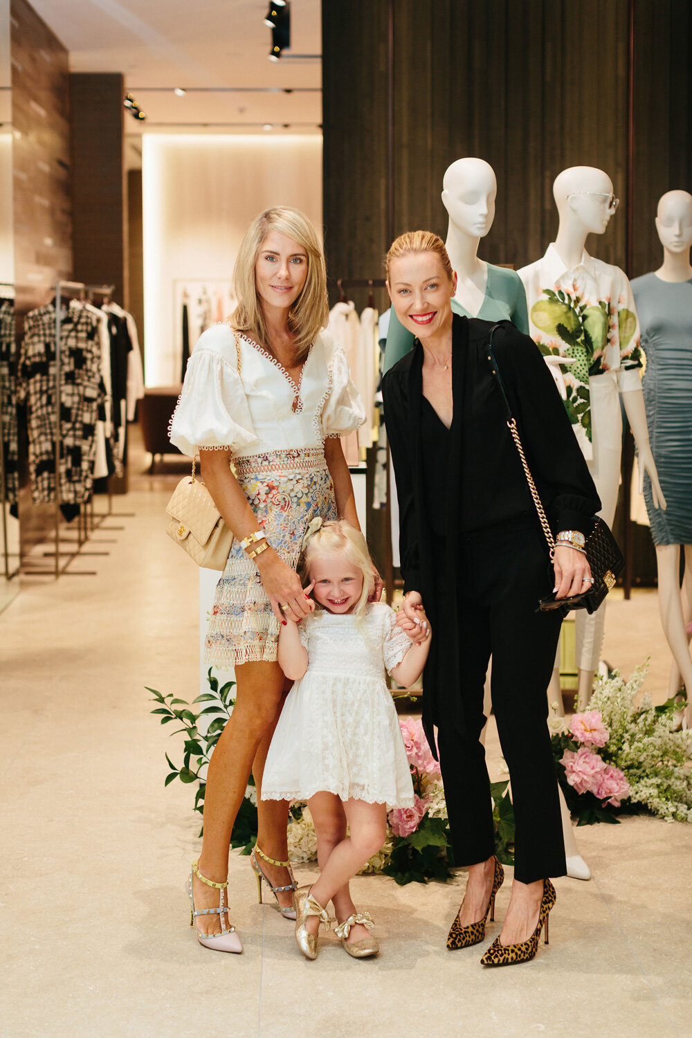 Gorgeous guests Anne De Vincentiis with daughter Valentina and always elegant Jenny Pask